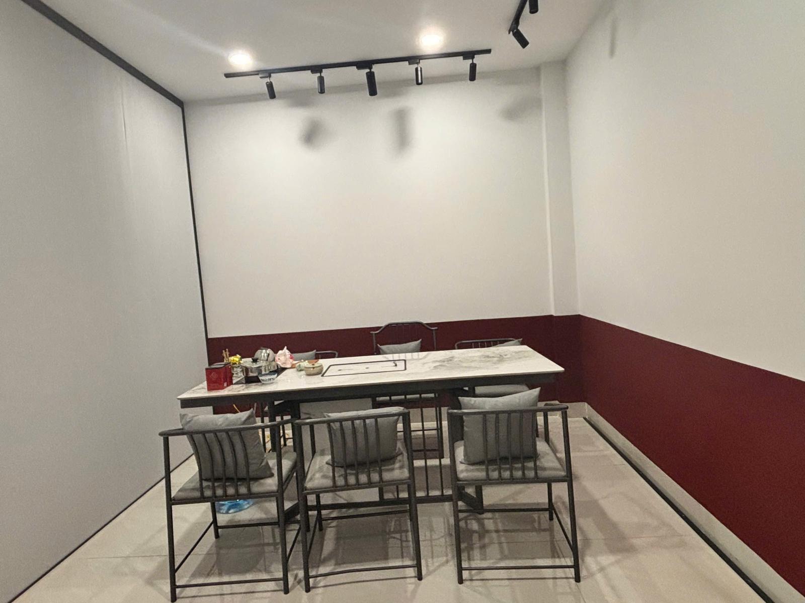 NHƯỢNG TRUNG TÂM NGOẠI NGỮ QUẬN HÀ ĐÔNG, HÀ NỘI 15979425