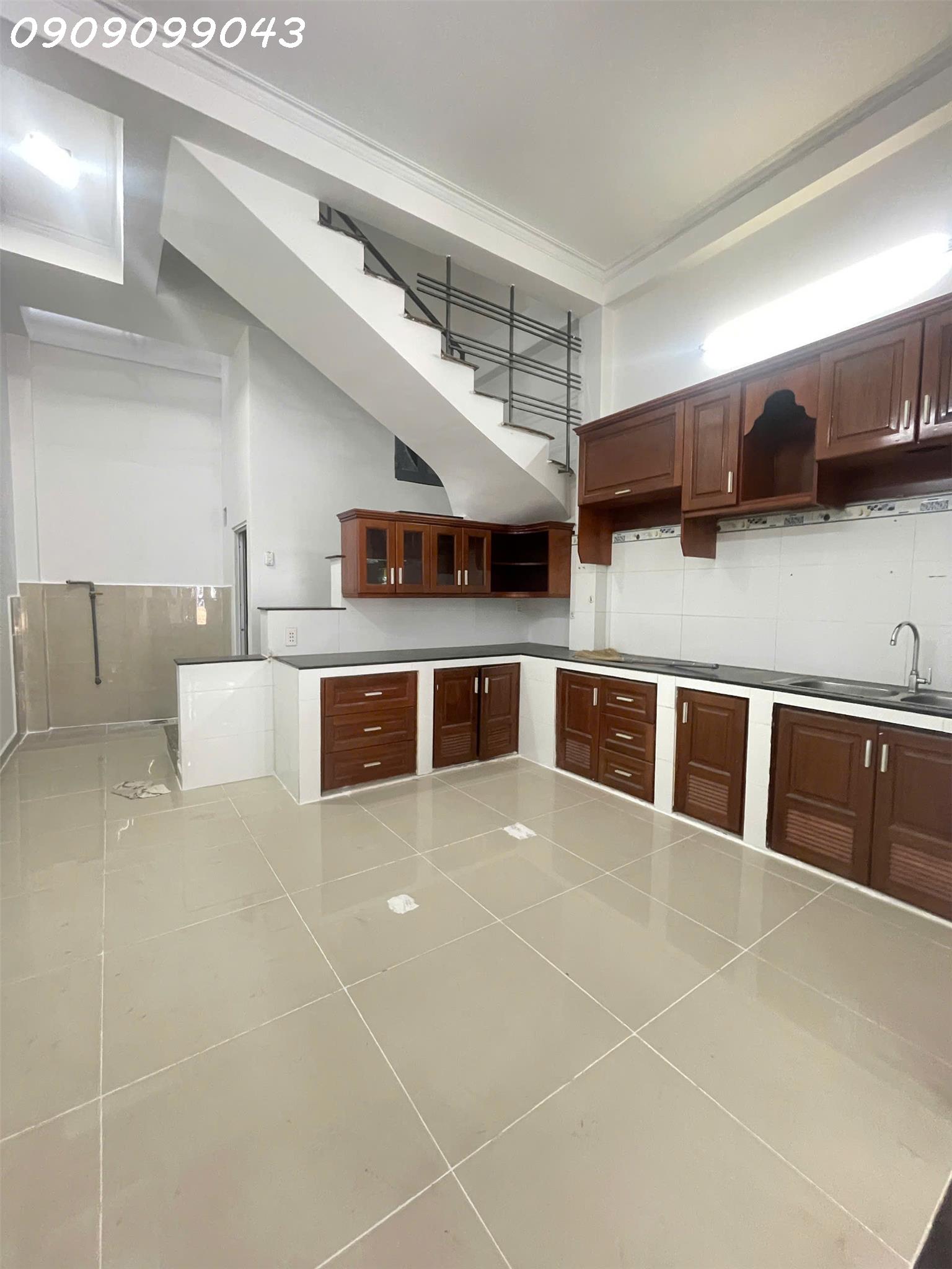 NHÀ BÁN HXH 7 CHỖ ĐỖ CỬA-NHÀ 3 TẦNG BTCT.
ĐƯỜNG TRẦN THỊ CỜ -Q12- 44M2-HƠN NHẸ 5 TỶ 15979479