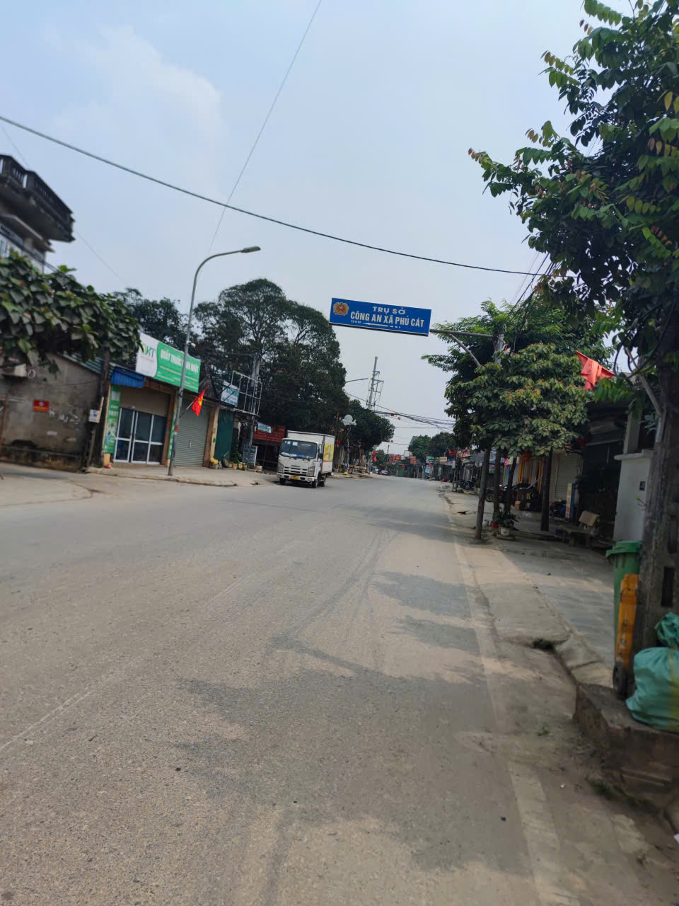 BÁN ĐẤT HÒA THẠCH, QUỐC OAI 330 M2 Full THỔ CƯ, ĐỪNG Ô TÔ TẢI TRÁNH, GIÁ 23 TR/M2 15979519