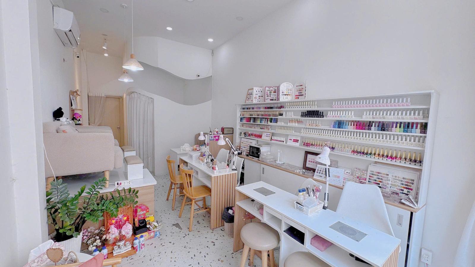 GIÁ TỐT - CHÍNH CHỦ CẦN SANG NHANH TIỆM NAIL – MI TẠI 123 DUY TÂN, Q. PHÚ NHUẬN, TP HCM 15979531