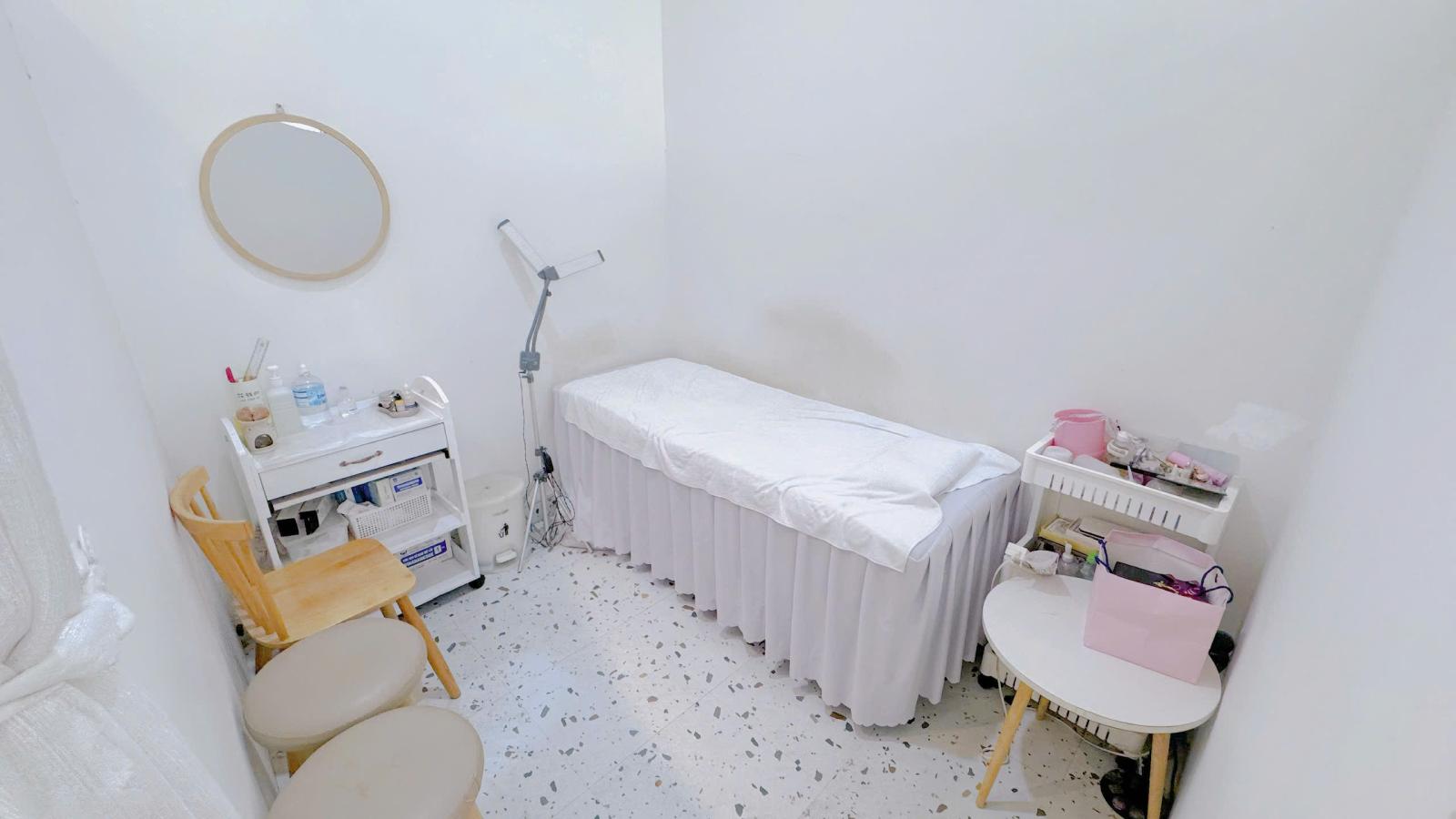 GIÁ TỐT - CHÍNH CHỦ CẦN SANG NHANH TIỆM NAIL – MI TẠI 123 DUY TÂN, Q. PHÚ NHUẬN, TP HCM 15979531