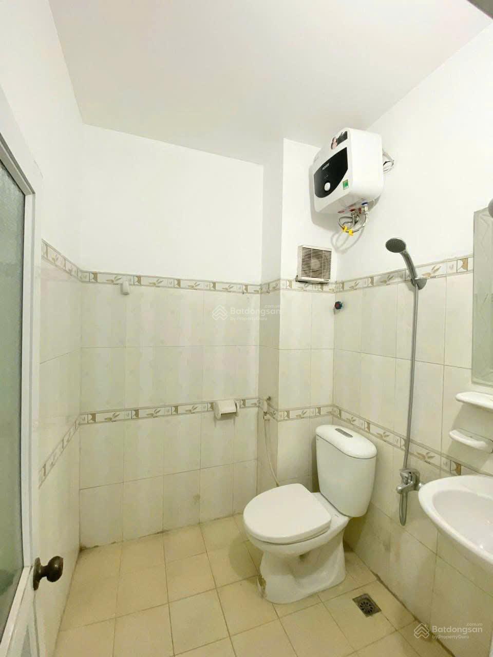 Chính chủ cho thuê phòng khép kín – Ngõ 13 Lĩnh Nam, ngay đầu Mai Động – vào ở ngay 15979553