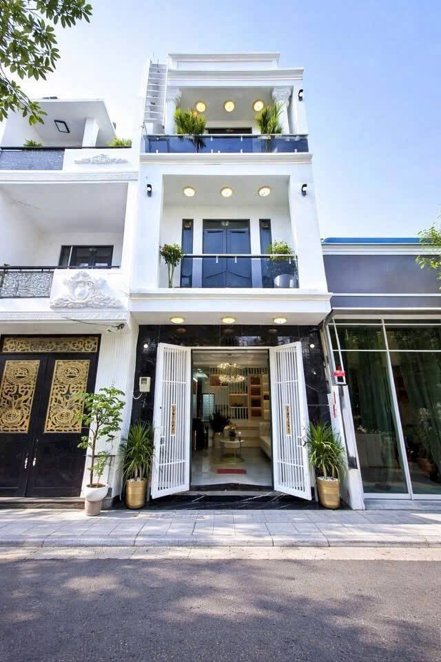 NHÀ 3 LẦU - HẺM XE HƠI - 1806 HUỲNH TẤN PHÁT, NHÀ BÈ - GIÁ CHỈ 5,6 TỶ 15979556