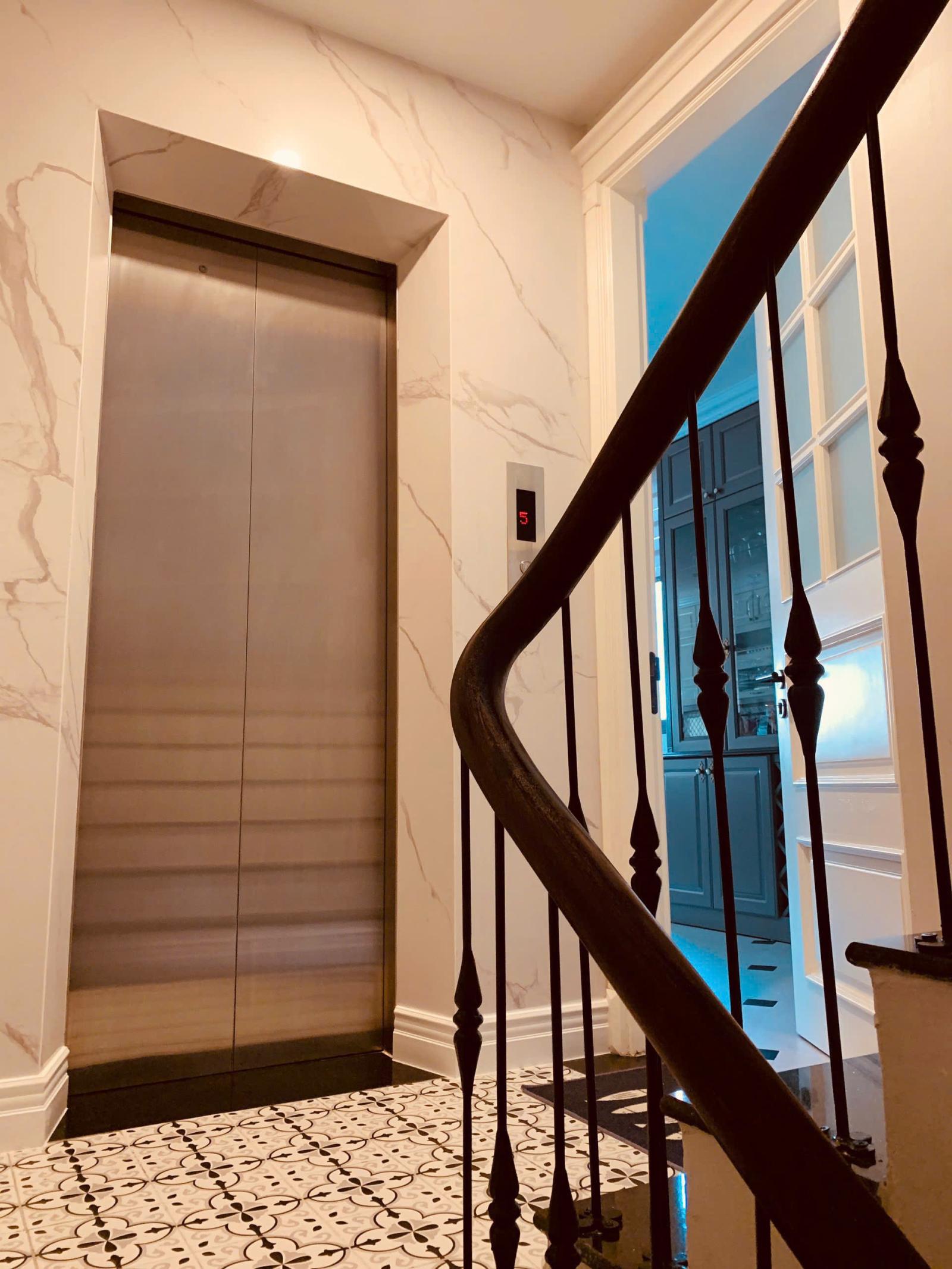 Hiếm, Bán nhà mặt phố Phan Kế Bính, kinh doanh, 40m 7 tầng thang máy 15979568