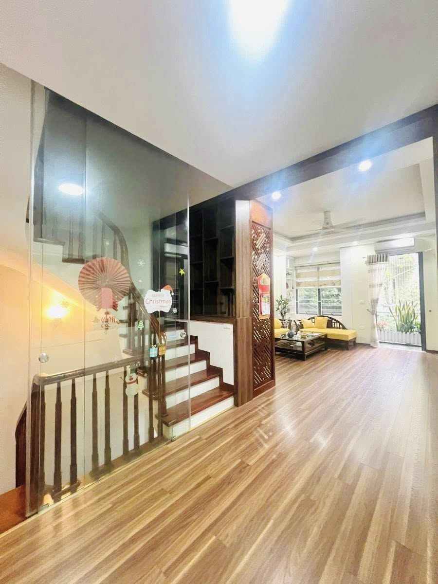 Bán nhà 6 tầng thang máy phố Võ Văn Dũng, Đống Đa, ô tô vào nhà, 2 thoáng, 40m, 13.8 tỷ 15979584