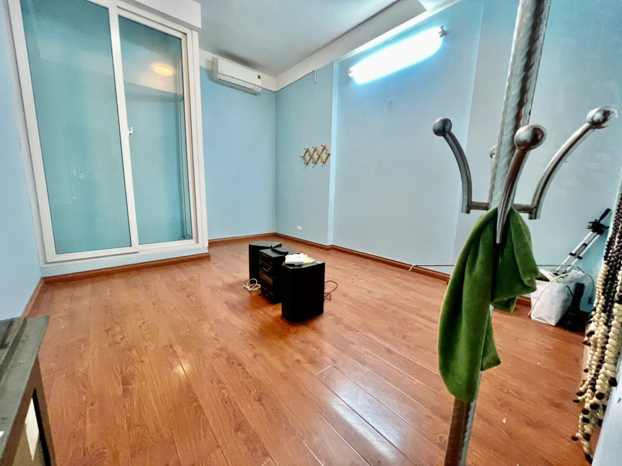 CHÍNH CHỦ CHO THUÊ NHÀ NGUYÊN CĂN 3 TẦNG NGÃ TƯ KIM MÃ- NGUYỄN CHI THANH,GIẢNG VÕ, HÀ NỘI 15979604