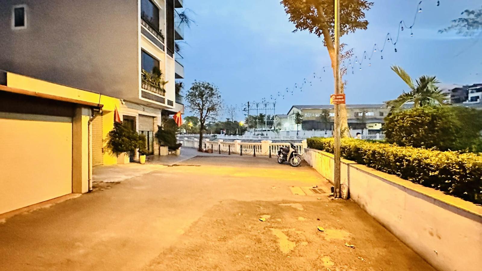 nhà đẹp, phân lô Lâm Hạ, ôtô tránh, gara 7 chỗ, thang máy, full nội thất 15979609