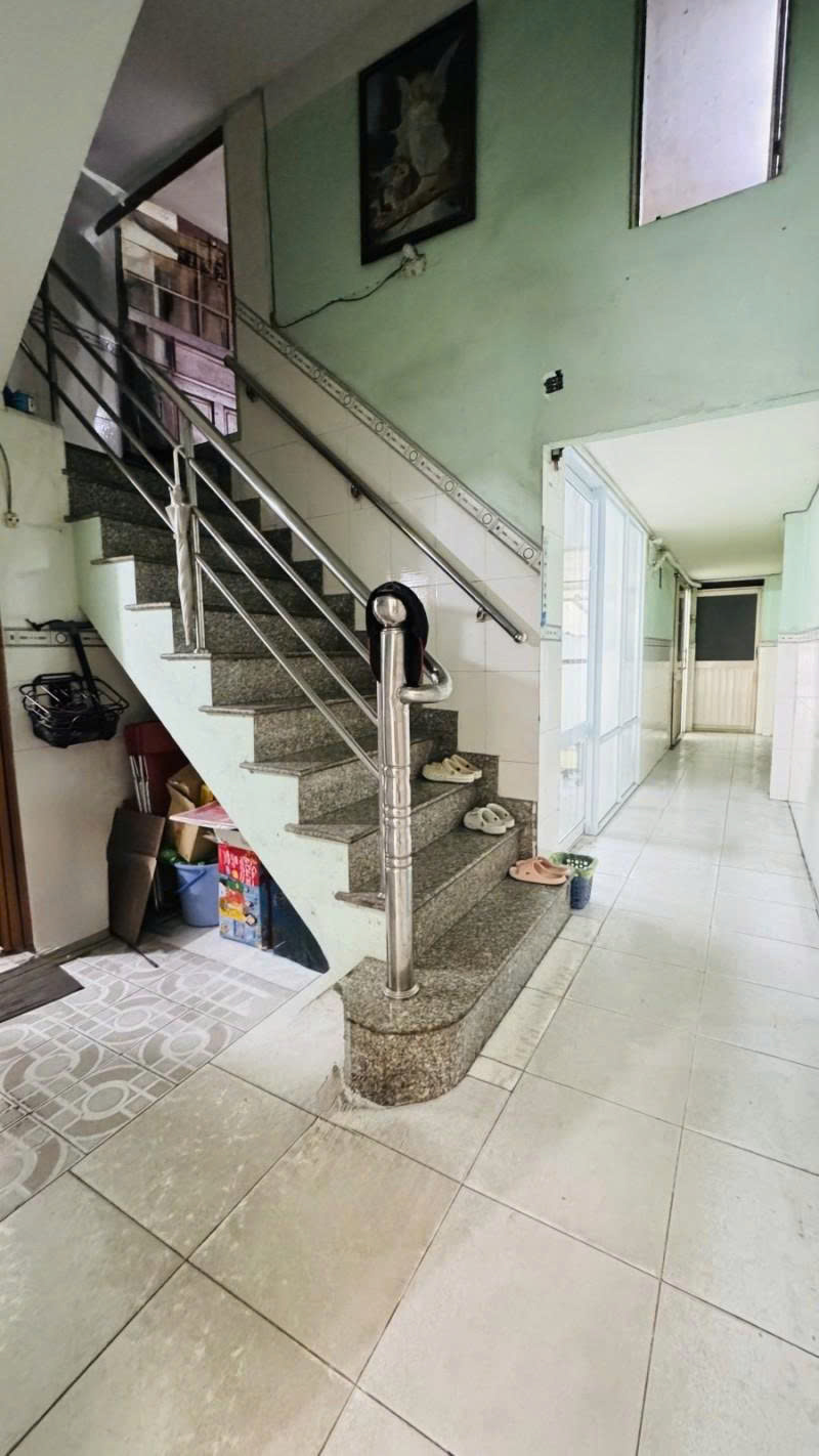 Bán nhà Mặt tiền Trần Phú, gần Lê Hồng Phong, 4x22m, 4 Tầng, 12 PN, Sổ A4, chỉ 17,9 tỷ. 15979623