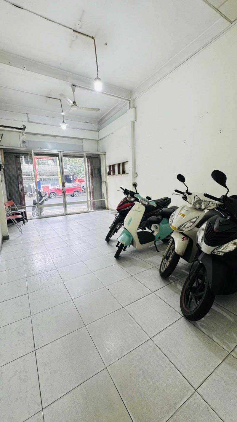 Bán nhà Mặt tiền Trần Phú, gần Lê Hồng Phong, 4x22m, 4 Tầng, 12 PN, Sổ A4, chỉ 17,9 tỷ. 15979623