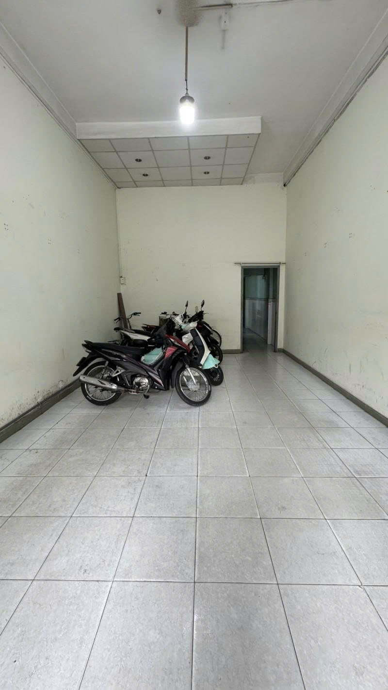 Bán nhà Mặt tiền Trần Phú, gần Lê Hồng Phong, 4x22m, 4 Tầng, 12 PN, Sổ A4, chỉ 17,9 tỷ. 15979623