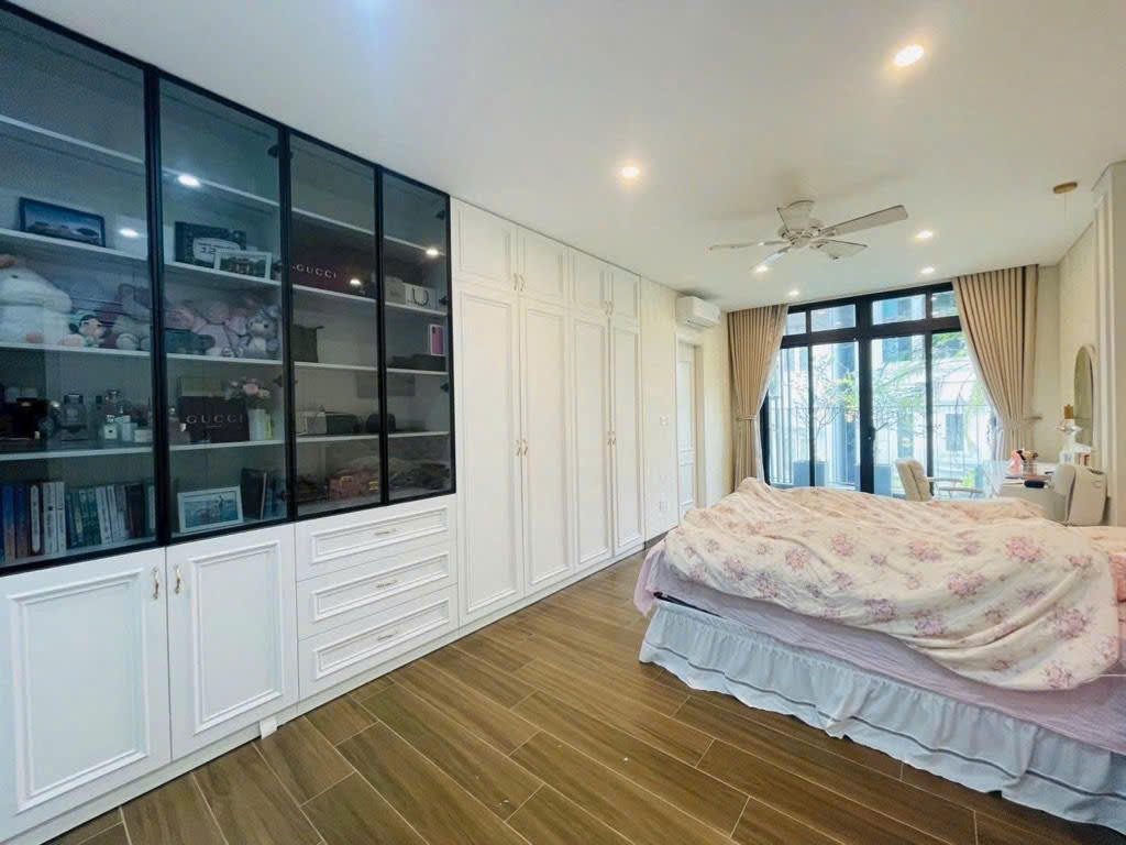 Bán building mặt phố Hoàng Sâm, 103m 8 tầng, giá cực tốt chỉ 500tr/m 15979714