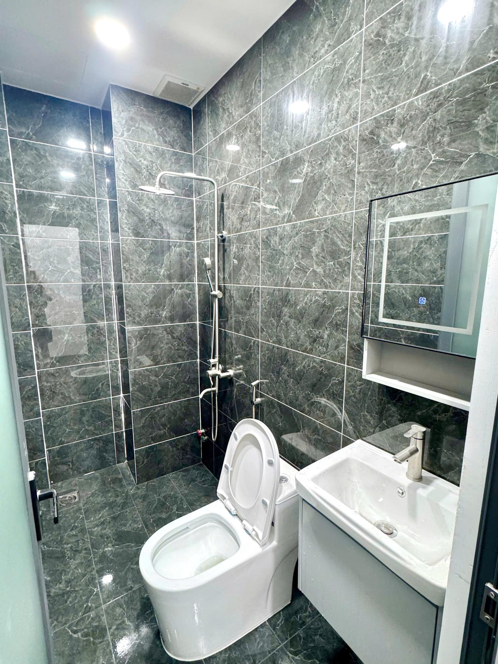 Nhà mới 2lầu/ST hẻm 154 Âu Dương Lân P3Q8 (P.Chánh Hưng) 15979731