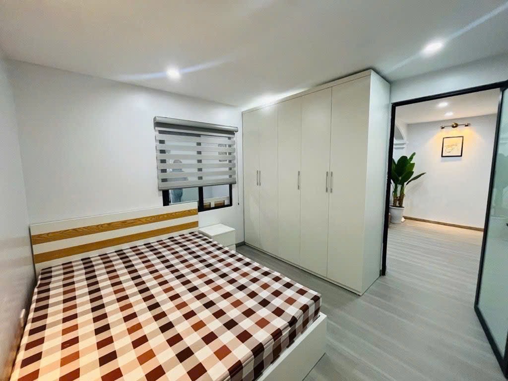 bán nhà tập thể nghĩa tân 60m 2 ngủ giá 4,55 tỷ ô tô đỗ cửa 15979794