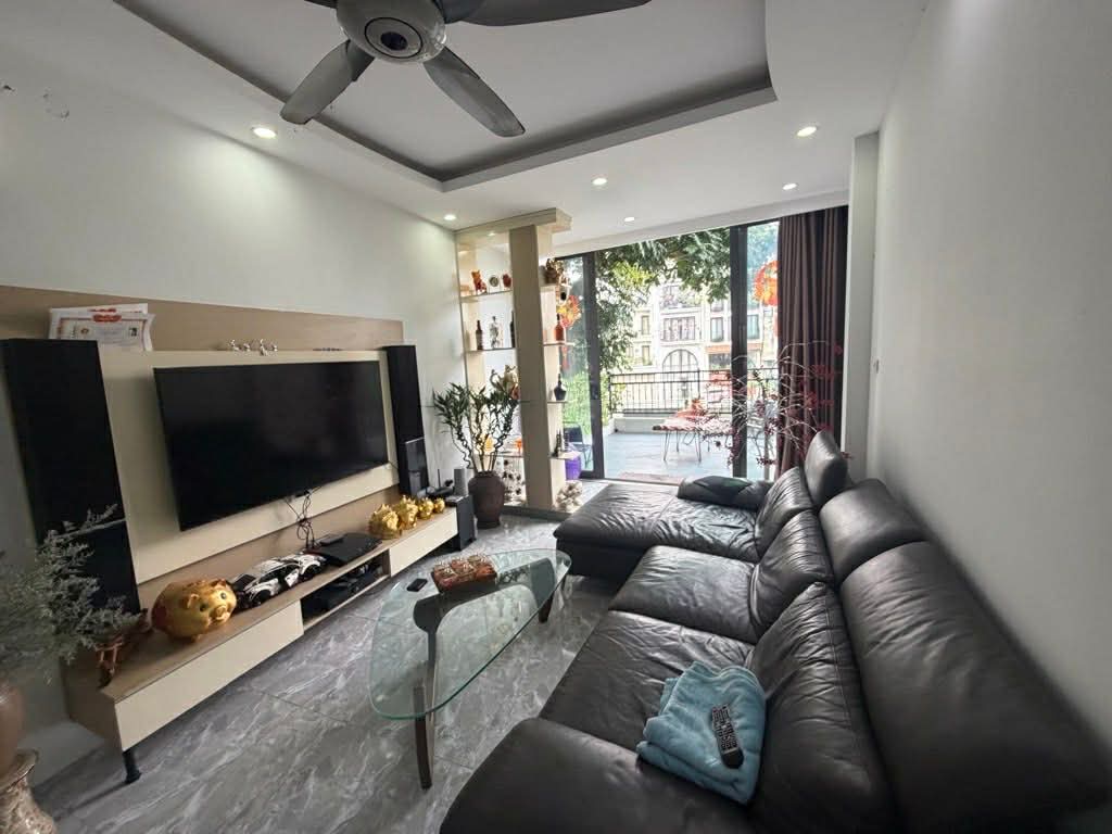 nhà đẹp mặt hồ Ngọc Lâm , gara, kinh doanh, ôtô đỗ cửa 15979882