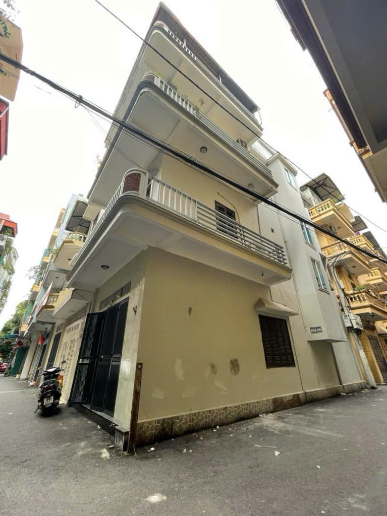 Phân khúc 5–10 tỷ cực hiếm tại Thanh Xuân
🔥 NHÀ ĐẸP – VỊ TRÍ HIẾM – CHỈ CÁCH Ô TÔ 5M – FULL NỘI THẤT – DẪN KHÁCH LÀ CÓ KHẢ NĂNG CHỐT 🔥 15979920