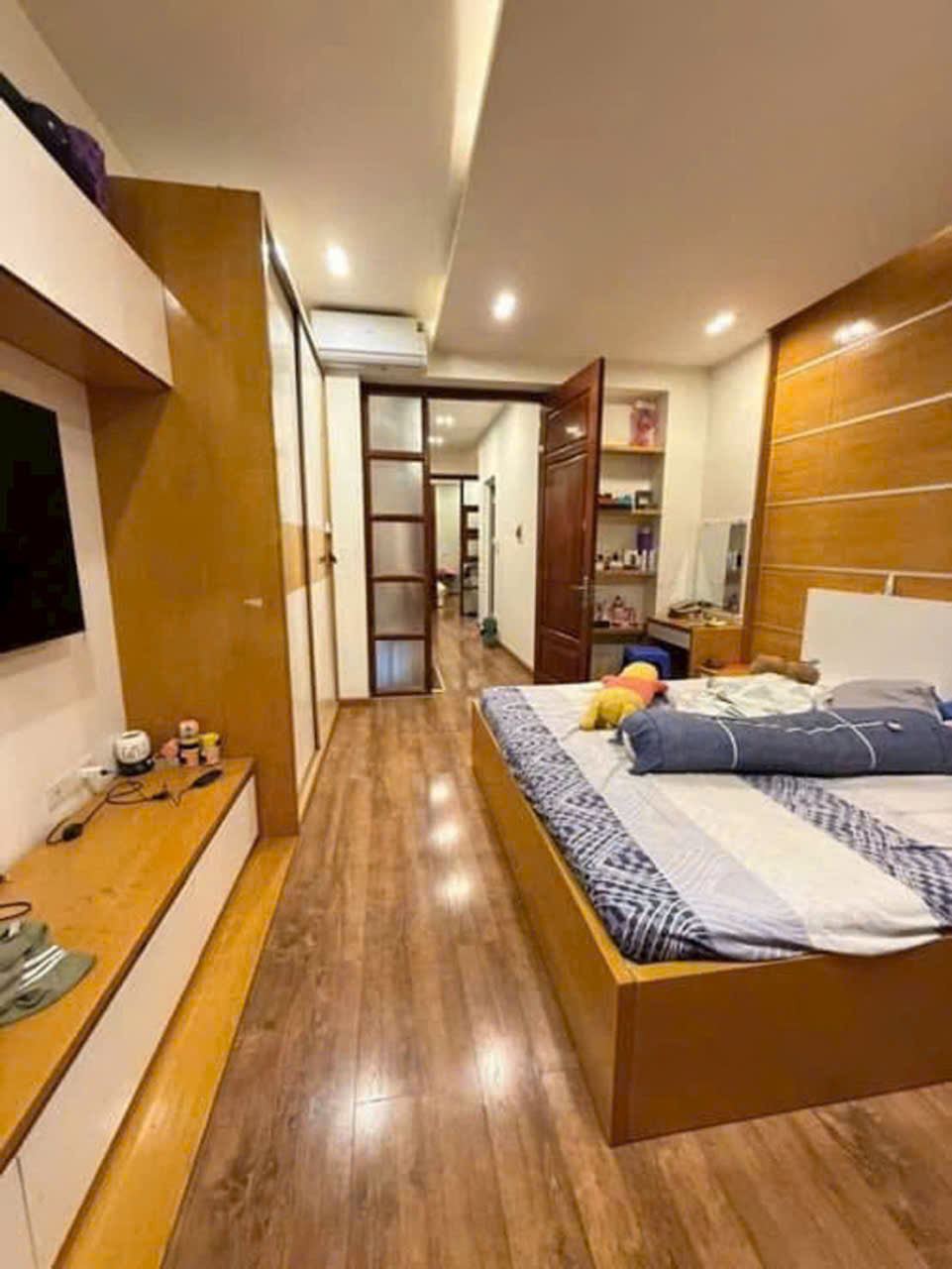 Chủ nhà cần BÁN GẤP nhà khu Mễ Trì - Ô tô vào nhà - Kinh doanh tốt - Khu vực phát triển mạnh 15979964