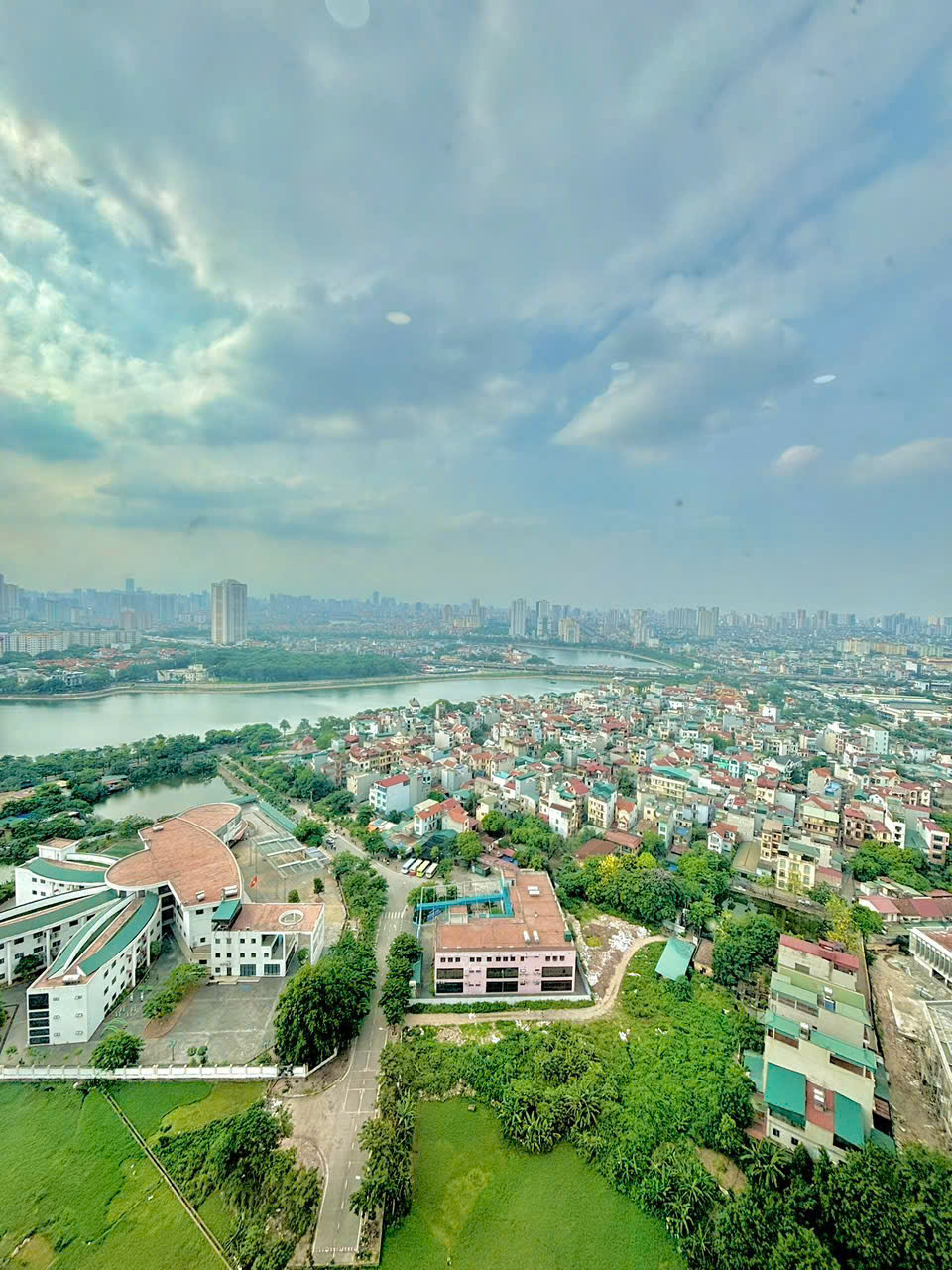 Chính chủ bán gấp căn hộ chung cư OSAKA COMPLEX 71m2 - 2PN, 2WC - Tầng cao, view hồ Linh Đàm 15979977