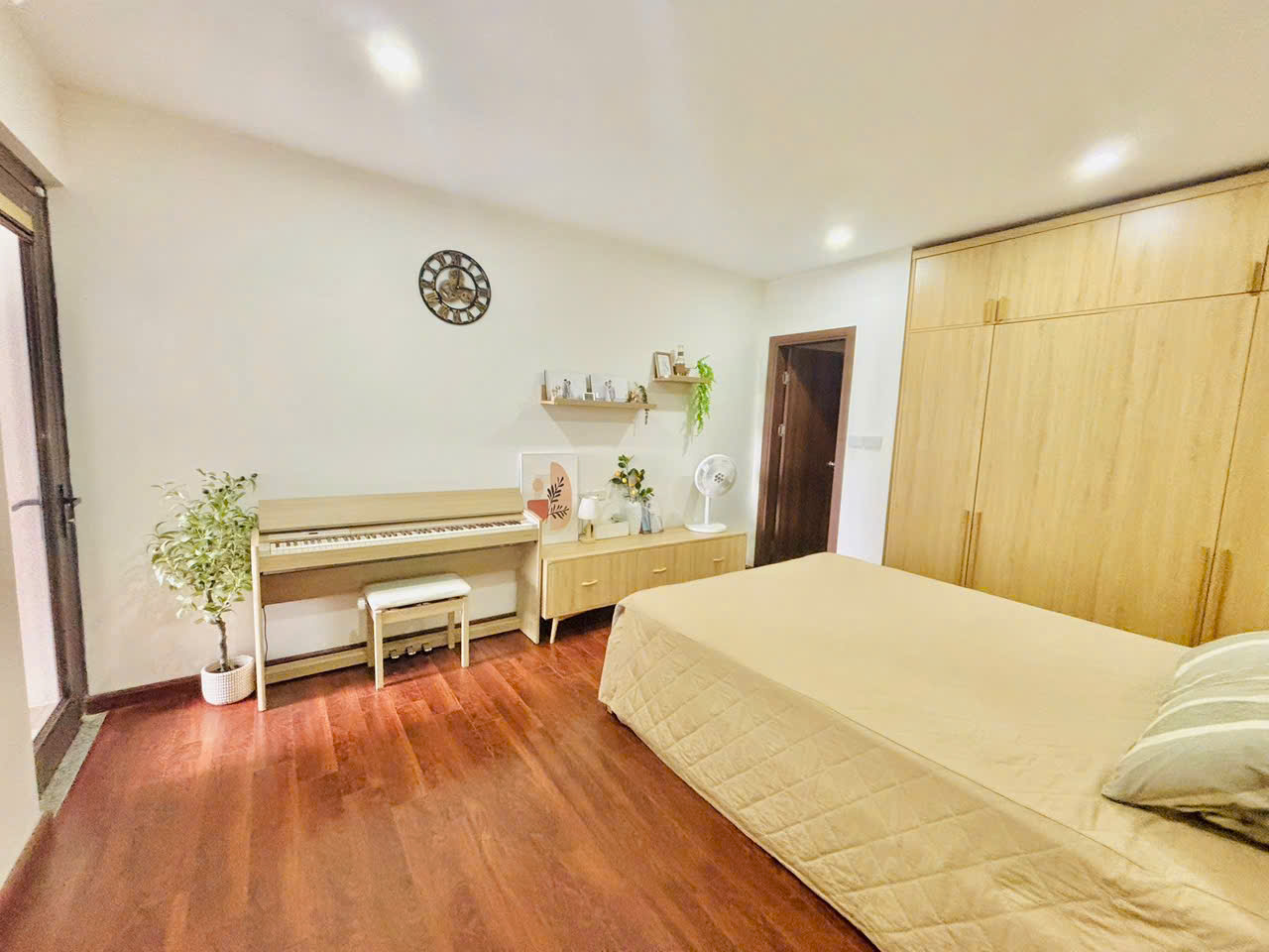 Chính chủ bán gấp căn hộ chung cư OSAKA COMPLEX 71m2 - 2PN, 2WC - Tầng cao, view hồ Linh Đàm 15979977