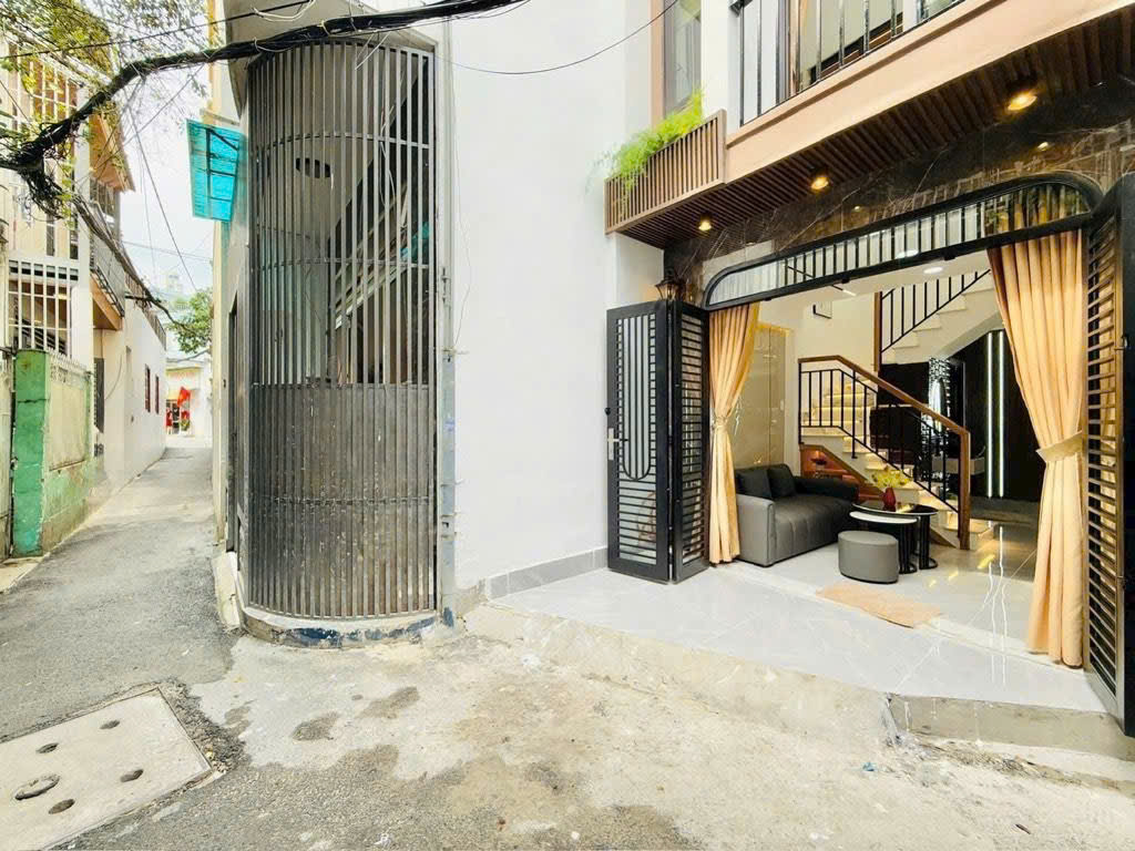 NHÀ ĐẸP- HIẾM- PHAN HUY ÍCH- 5 TẦNG- TIỆN ÍCH 15980105