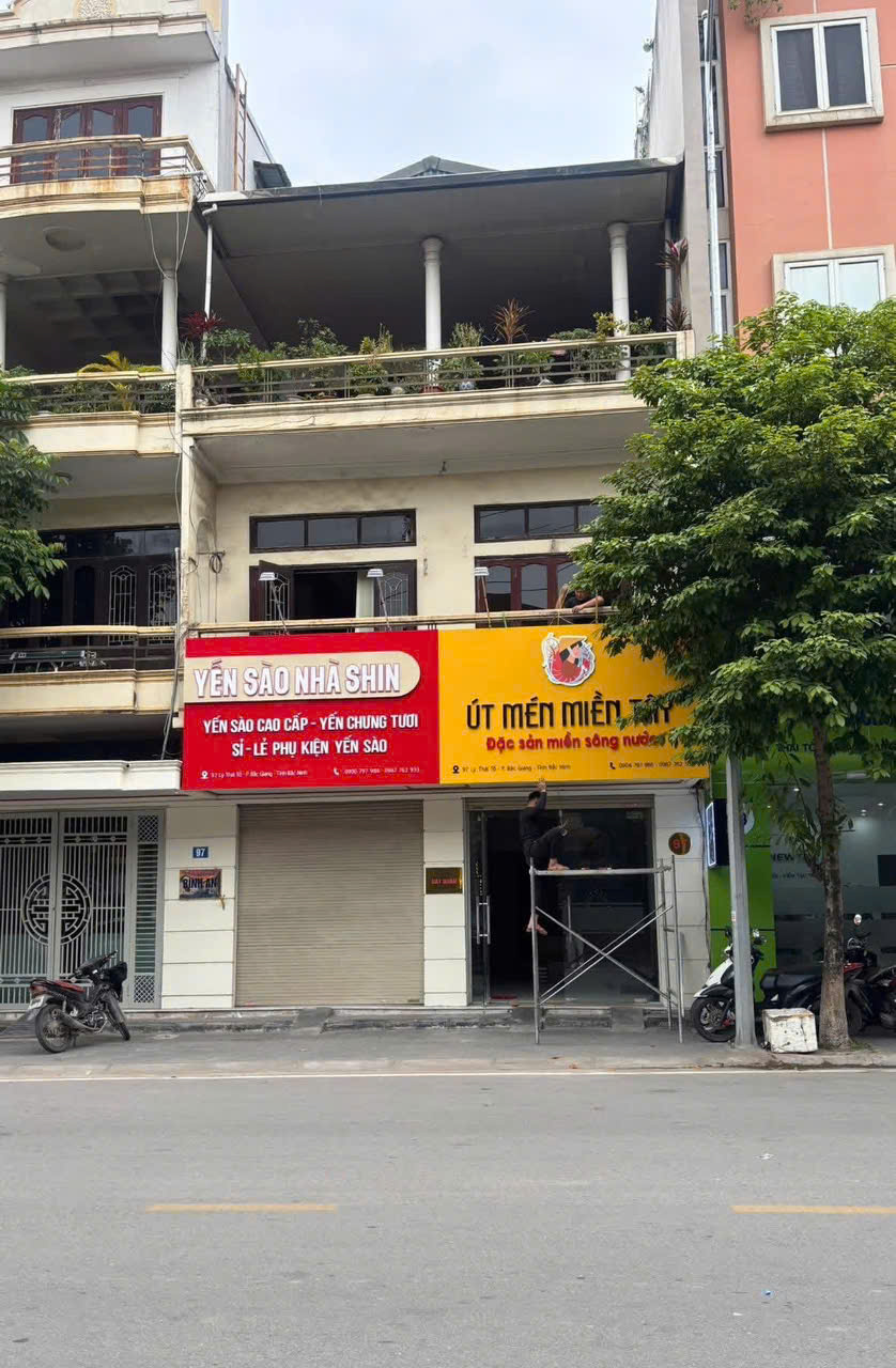 SANG NHƯỢNG CỬA HÀNG MẶT TIỀN ĐẸP – TRUNG TÂM BẮC GIANG 15980143