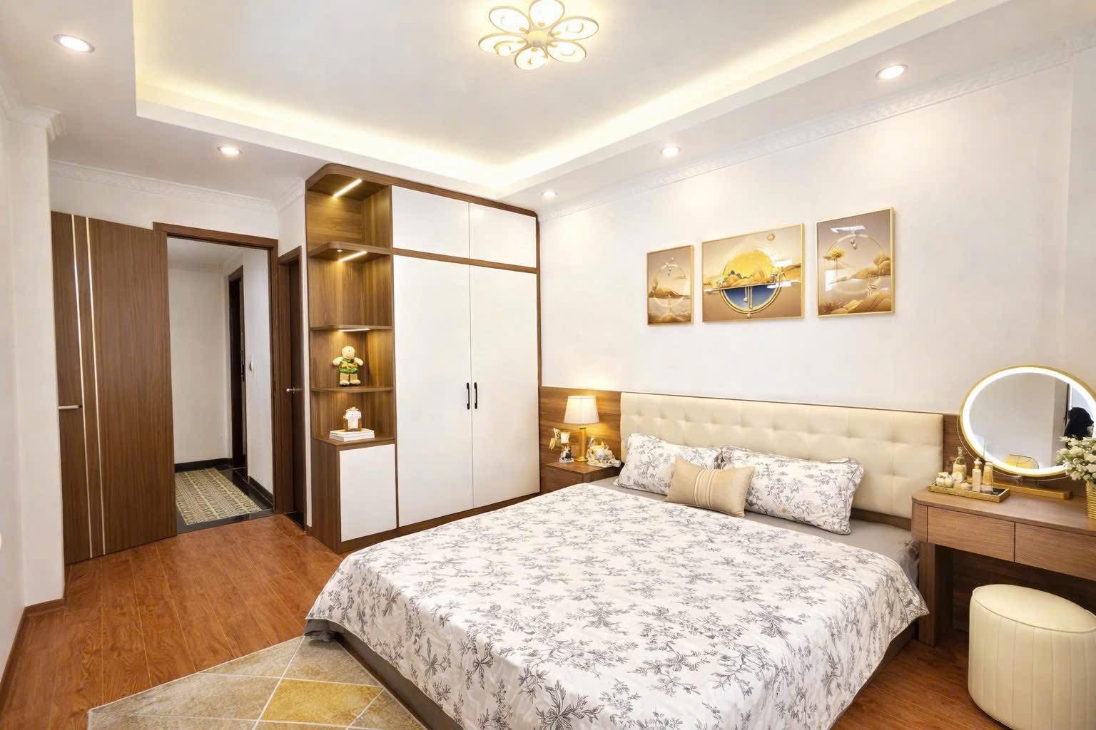 Bán nhà phố Hào Nam, Đống Đa, ngõ nông, nhà xây mới, 41m, 5 tầng thang máy, 12.8 tỷ 15980145