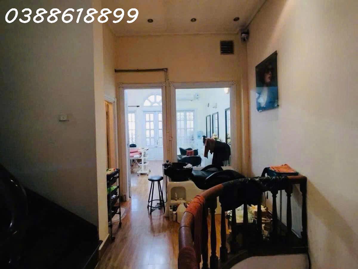 BÁN PHÂN LÔ Ô TÔ HOÀNG CẦU 66Mx4T, MT5M - VỊ TRÍ ĐẸP - 1 NHÀ RA PHỐ - KINH DOANH 15980163