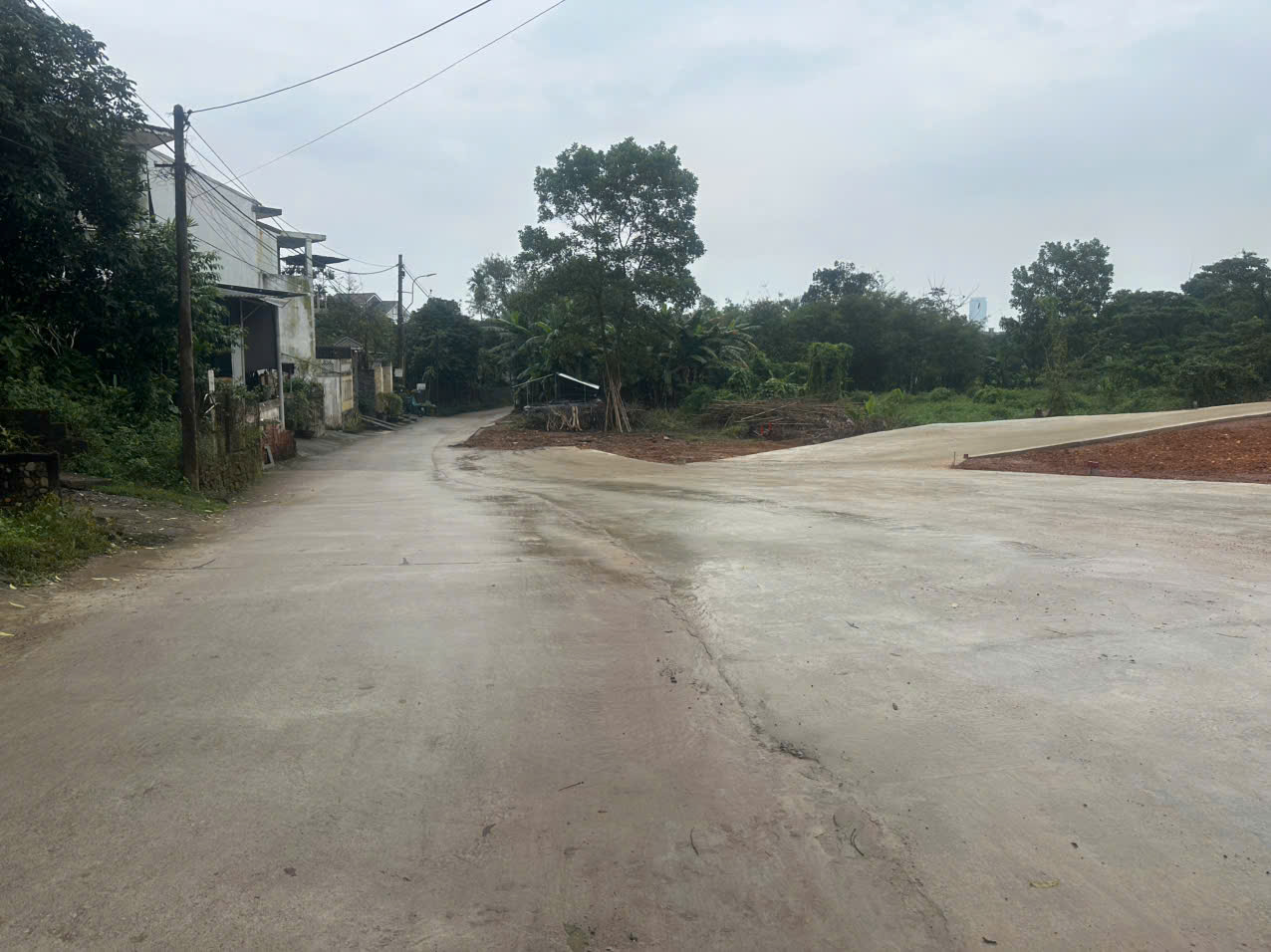 MỞ BÁN 6 LÔ  ĐẤT MẶT TIỀN QUẢNG TẾ 15980210