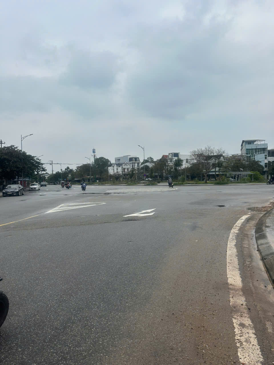 MỞ BÁN 6 LÔ  ĐẤT MẶT TIỀN QUẢNG TẾ 15980210