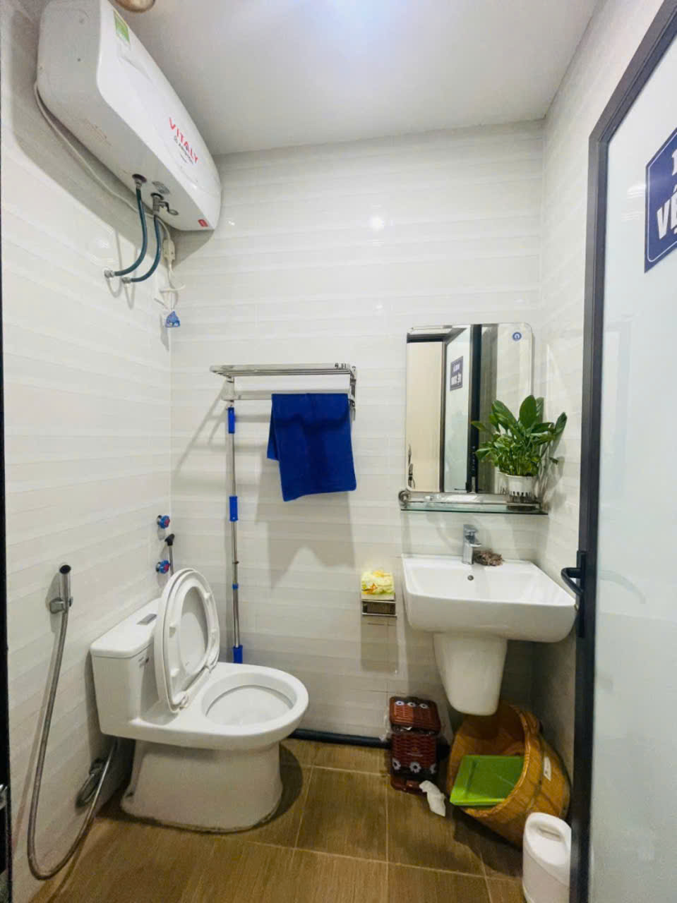 Nhà mặt đường Đông Khê - 61m 4 tầng - vị trí đẹp - Mặt tiền 4.5m 15980222