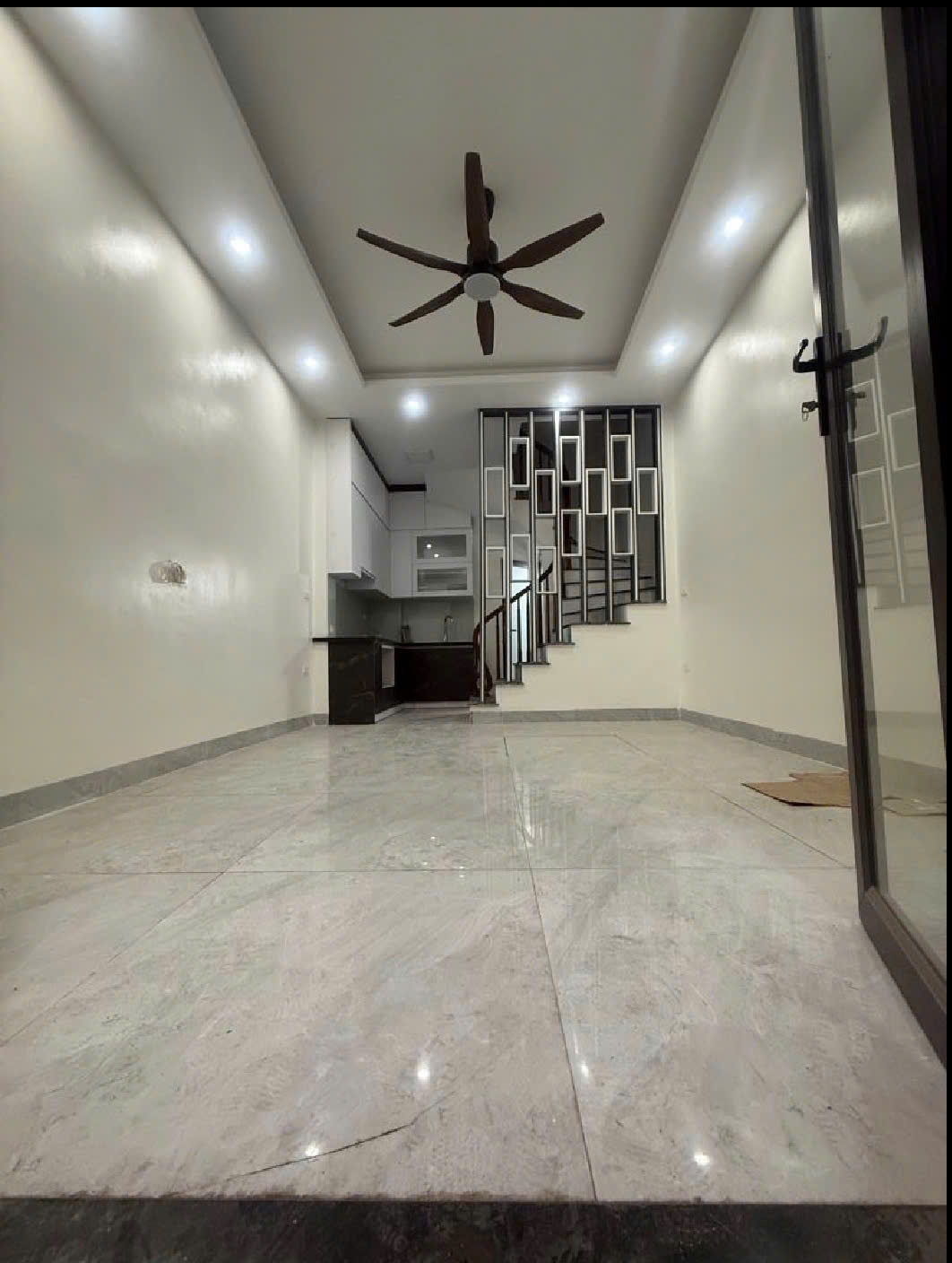 NHỈNH 8.x TỶ SIÊU PHẨM NHÀ MỚI - LÔ GÓC - TRUNG TÂM HAI BÀ TRƯNG - MINH KHAI 5 TẦNG 3 NGỦ ( CÓ 15980252