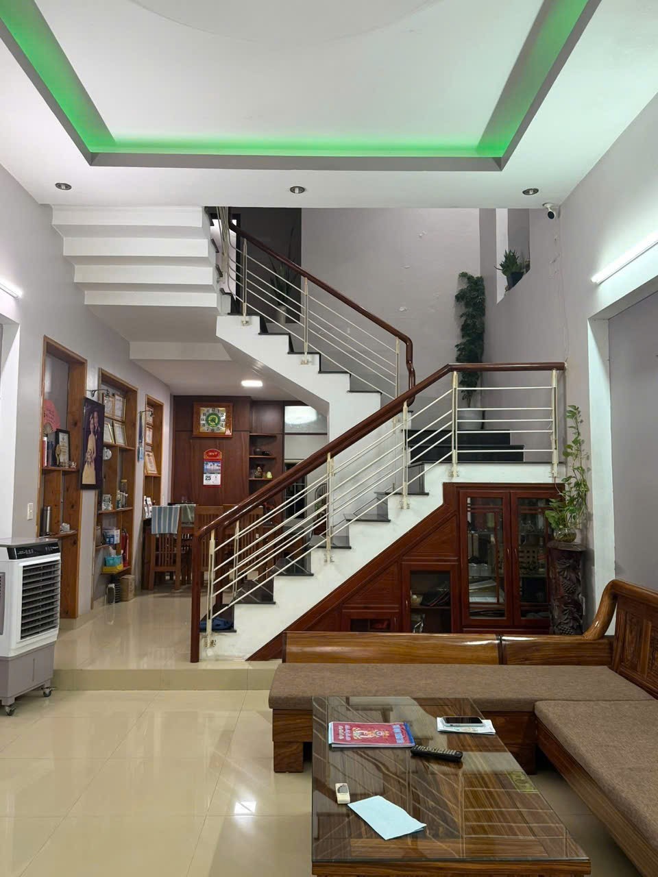 Bán nhà lô góc kiệt ô tô Nguyễn Văn Thoại Sơn Trà Đà Nẵng, DT 136m2, 4 tầng + 11 phòng trọ, giá 26 15980261