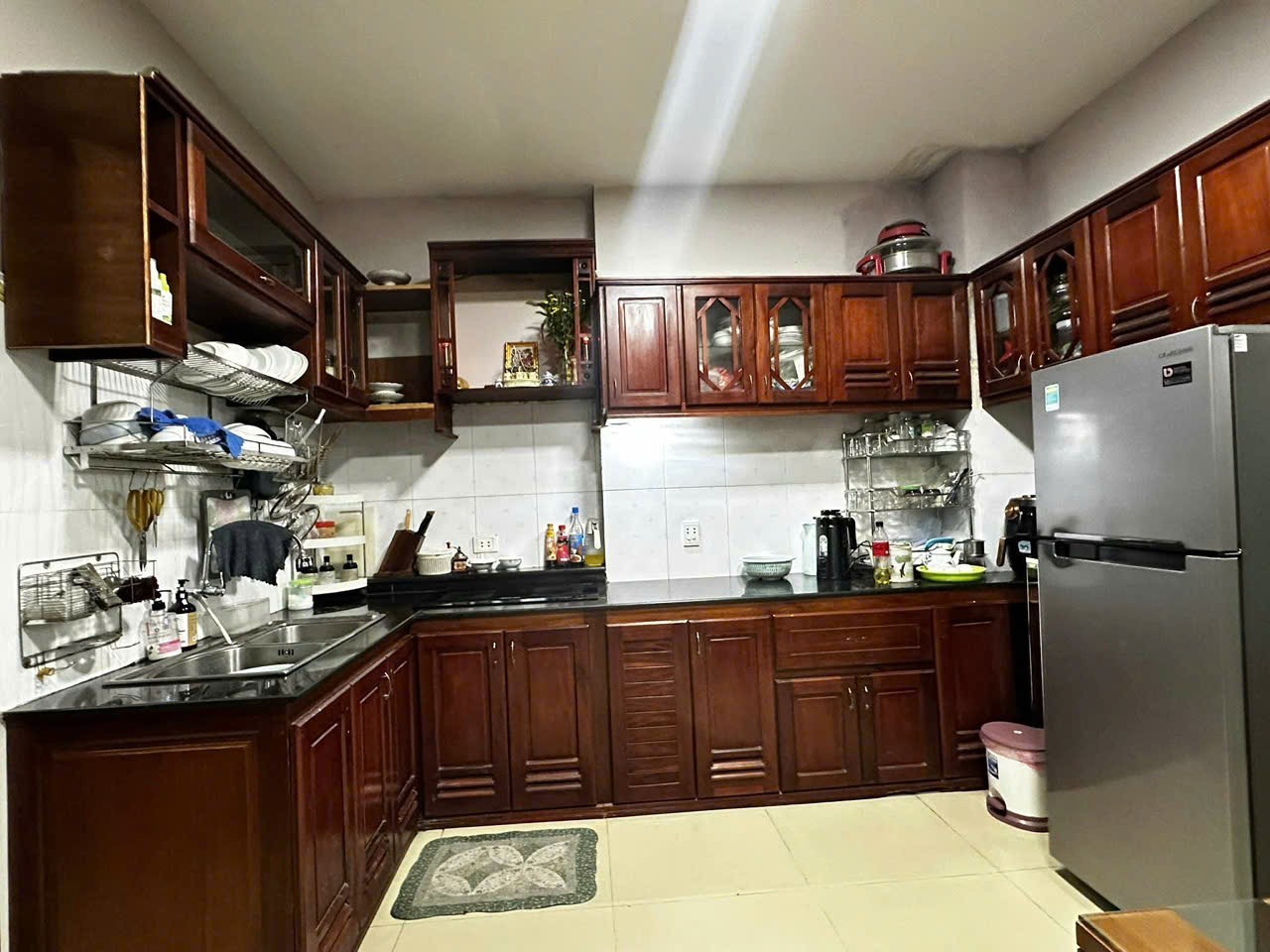 Bán nhà lô góc kiệt ô tô Nguyễn Văn Thoại Sơn Trà Đà Nẵng, DT 136m2, 4 tầng + 11 phòng trọ, giá 26 15980261