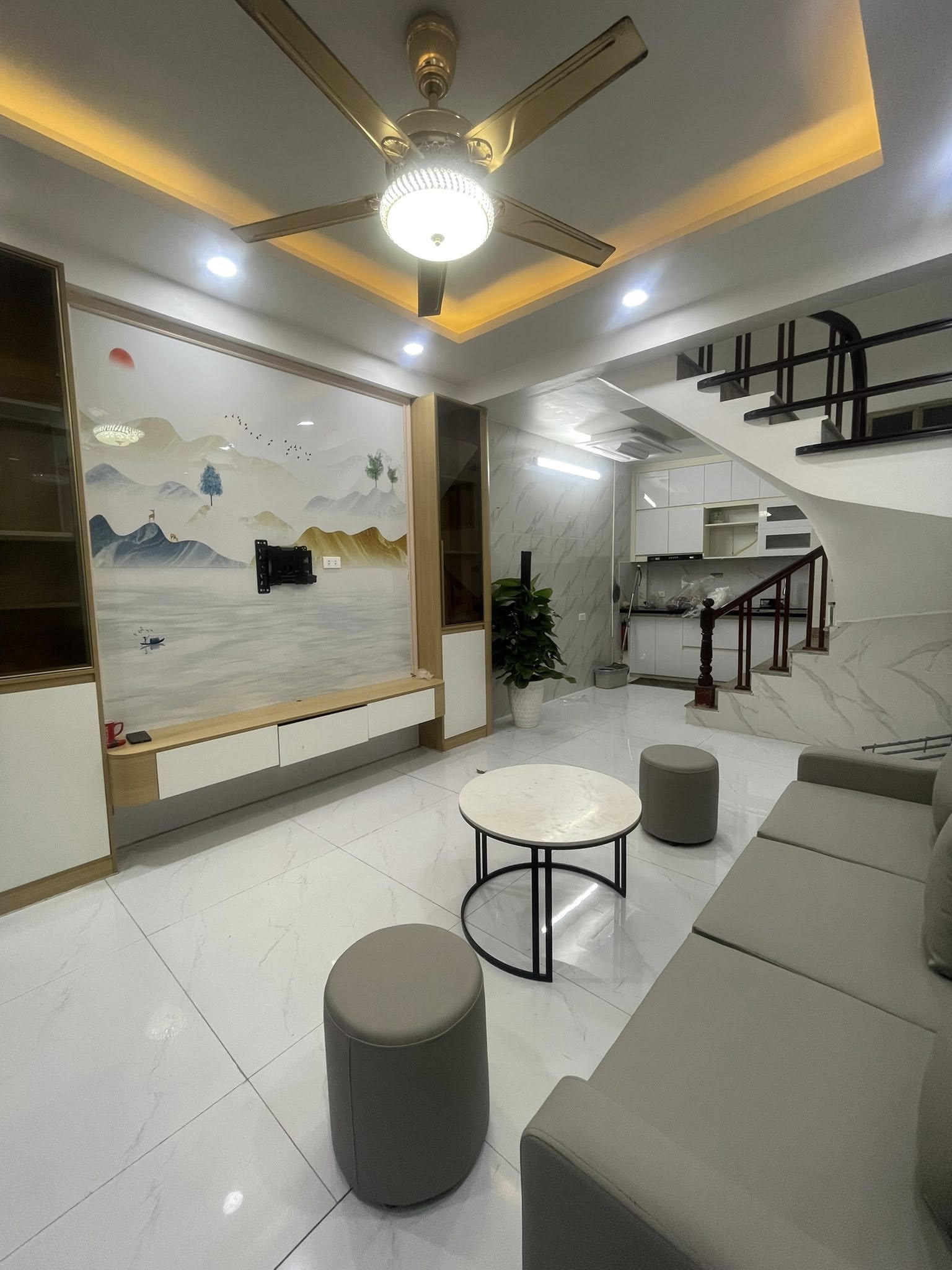 ĐỊNH CÔNG - NHÀ ĐẸP - CHỦ TẶNG NỘI THẤT - NGÕ NÔNG SÁT OTO, CHỢ - 30m*5T 7.XX TỶ ( CÓ TL) 15980288