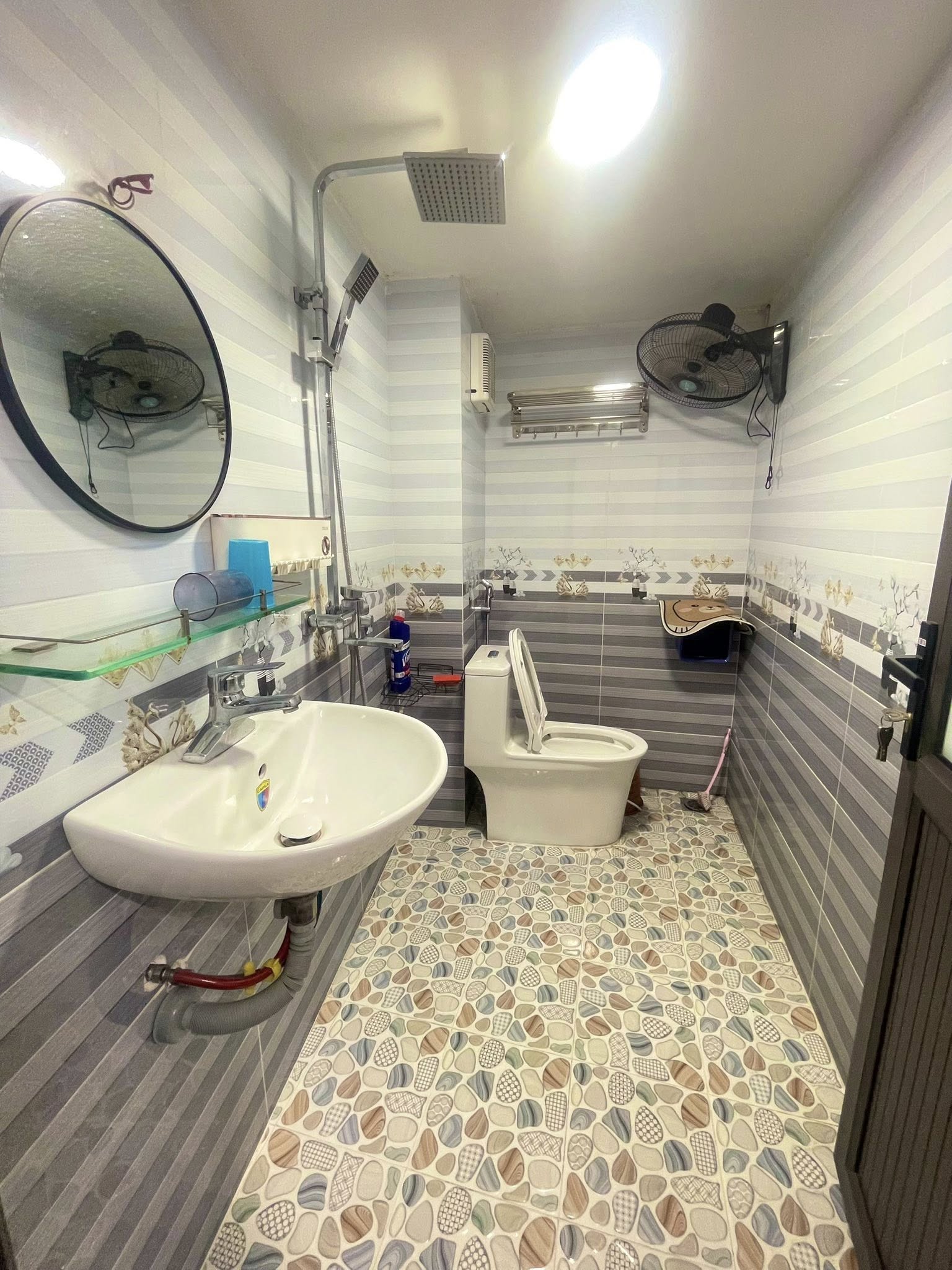 ĐỊNH CÔNG - NHÀ ĐẸP - CHỦ TẶNG NỘI THẤT - NGÕ NÔNG SÁT OTO, CHỢ - 30m*5T 7.XX TỶ ( CÓ TL) 15980288