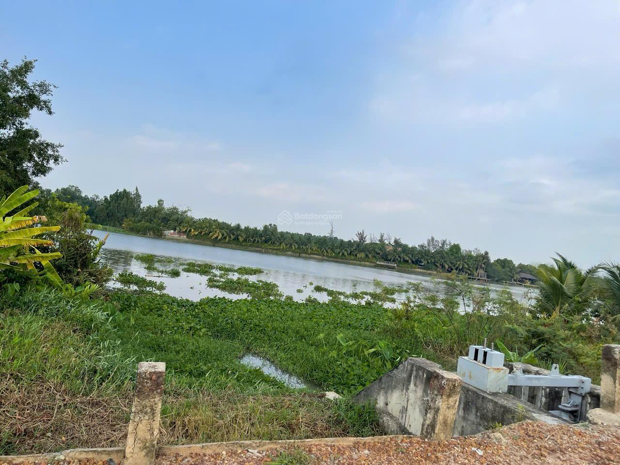 - BÁN đất Vừa MT sông SG  và MT rạch rất đẹp thoáng mát  thuộc Xã Trung An, Chủ Chi. 15980349