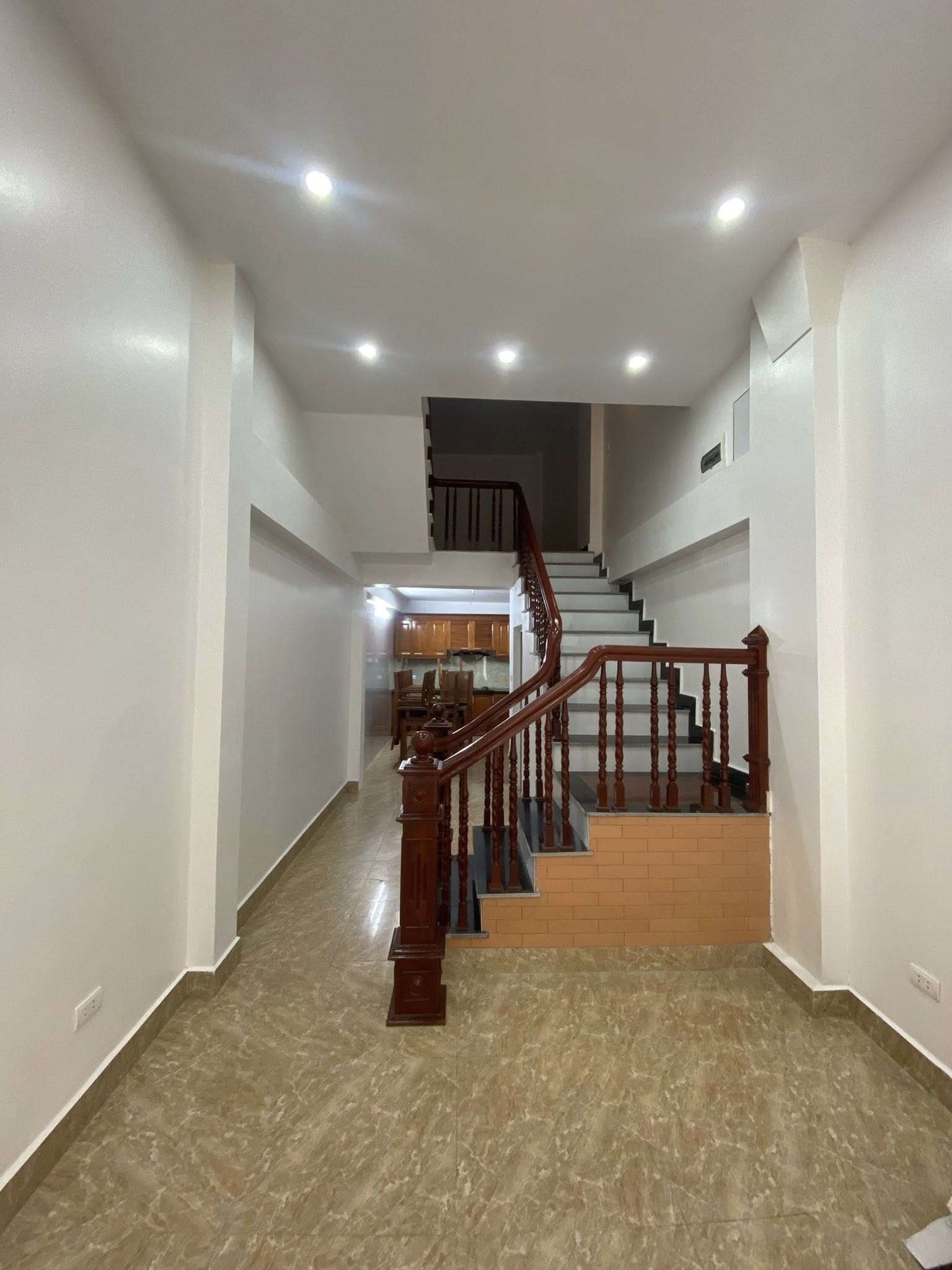 NHÀ PHỐ, ĐÔNG NGẠC, BẮC TỪ LIÊM-KD-Ô TÔ:38M X5T, MT 3,3M, GIÁ 8,6 TỶ.
 15980457