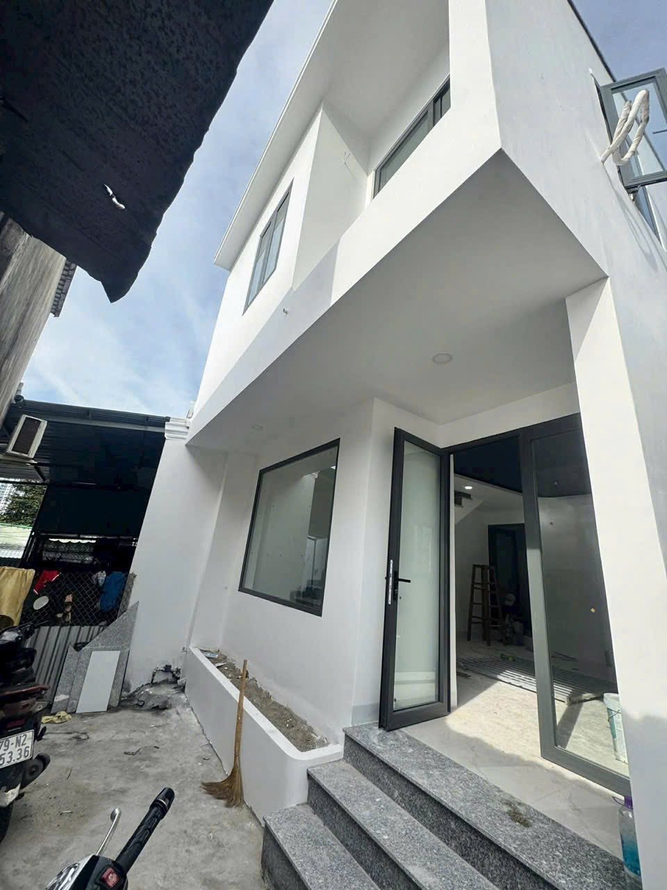 Bán nhà mới xây hẻm Võ Thị Sáu, Phường Nam Nha Trang ra chợ Vĩnh Trường chỉ 1 phut. Giá 2ty5 15980471