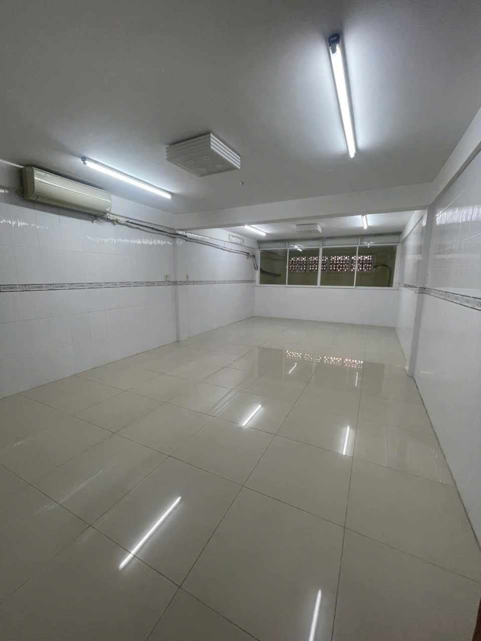 CHO THUÊ 2 NHÀ NGUYÊN CĂN LIỀN KỀ – DIỆN TÍCH LỚN – PHÙ HỢP Ở KẾT HỢP KINH DOANH 15980494