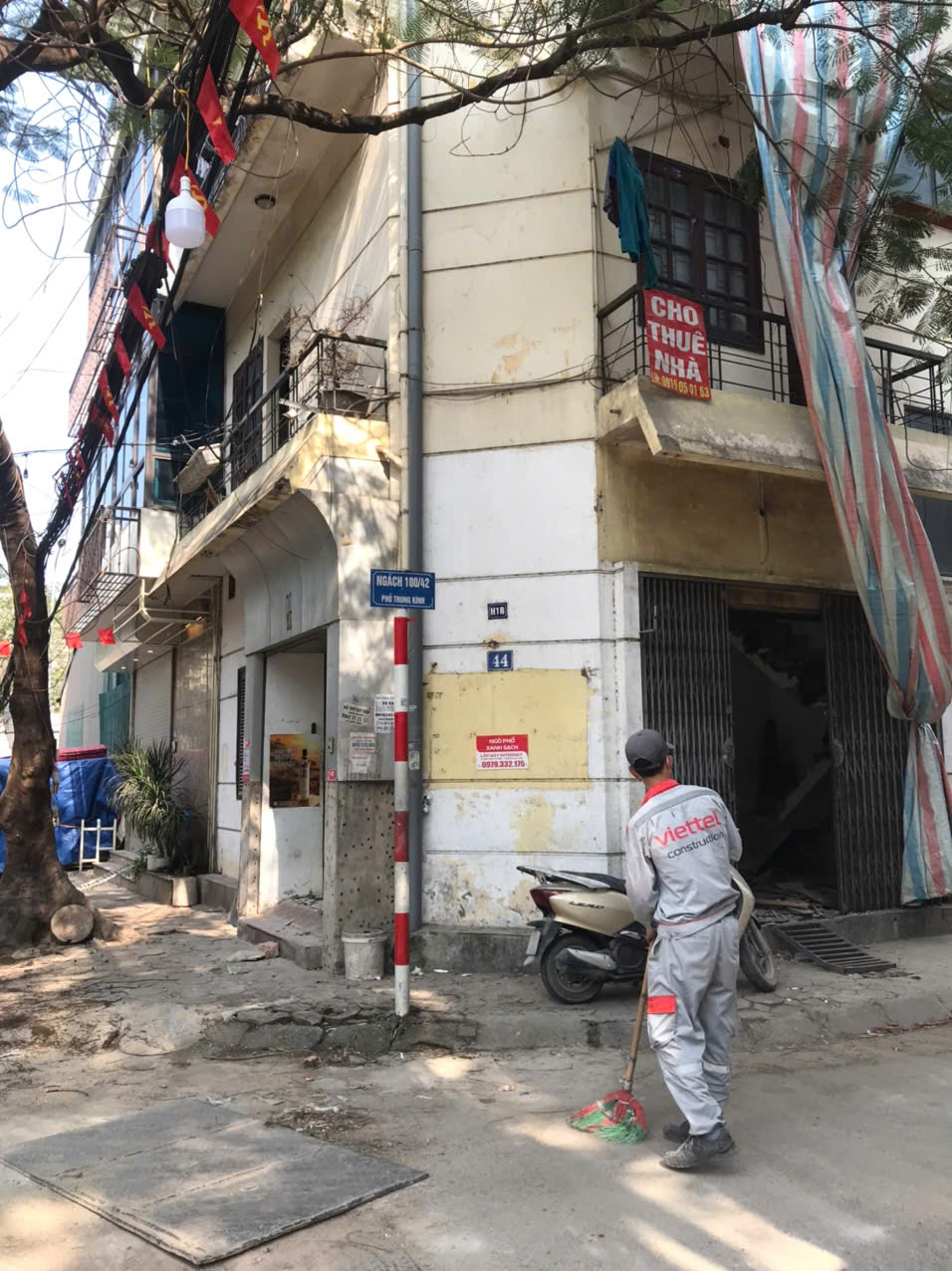 Cho thuê nhà Phố Trung Kính, 40m2 x 4 tầng, giá 25 Triệu Spa, hoặc VP 15980516