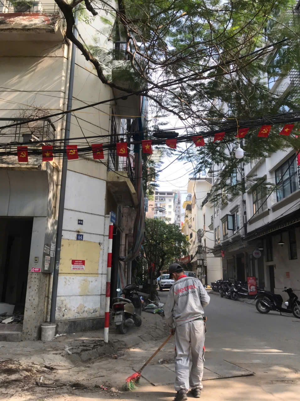 Cho thuê nhà Phố Trung Kính, 40m2 x 4 tầng, giá 25 Triệu Spa, hoặc VP 15980516