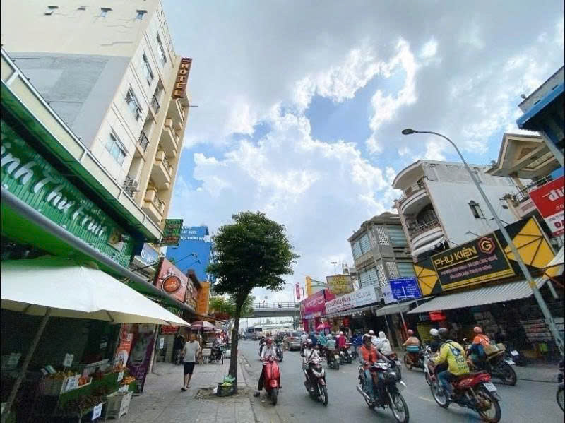 Bán nhà Mặt tiền Hoàng Hoa Thám -  gần Cộng Hòa, 6,5x29m, 3 tầng cũ, Sổ A4, 46,9 tỷ. 15980518