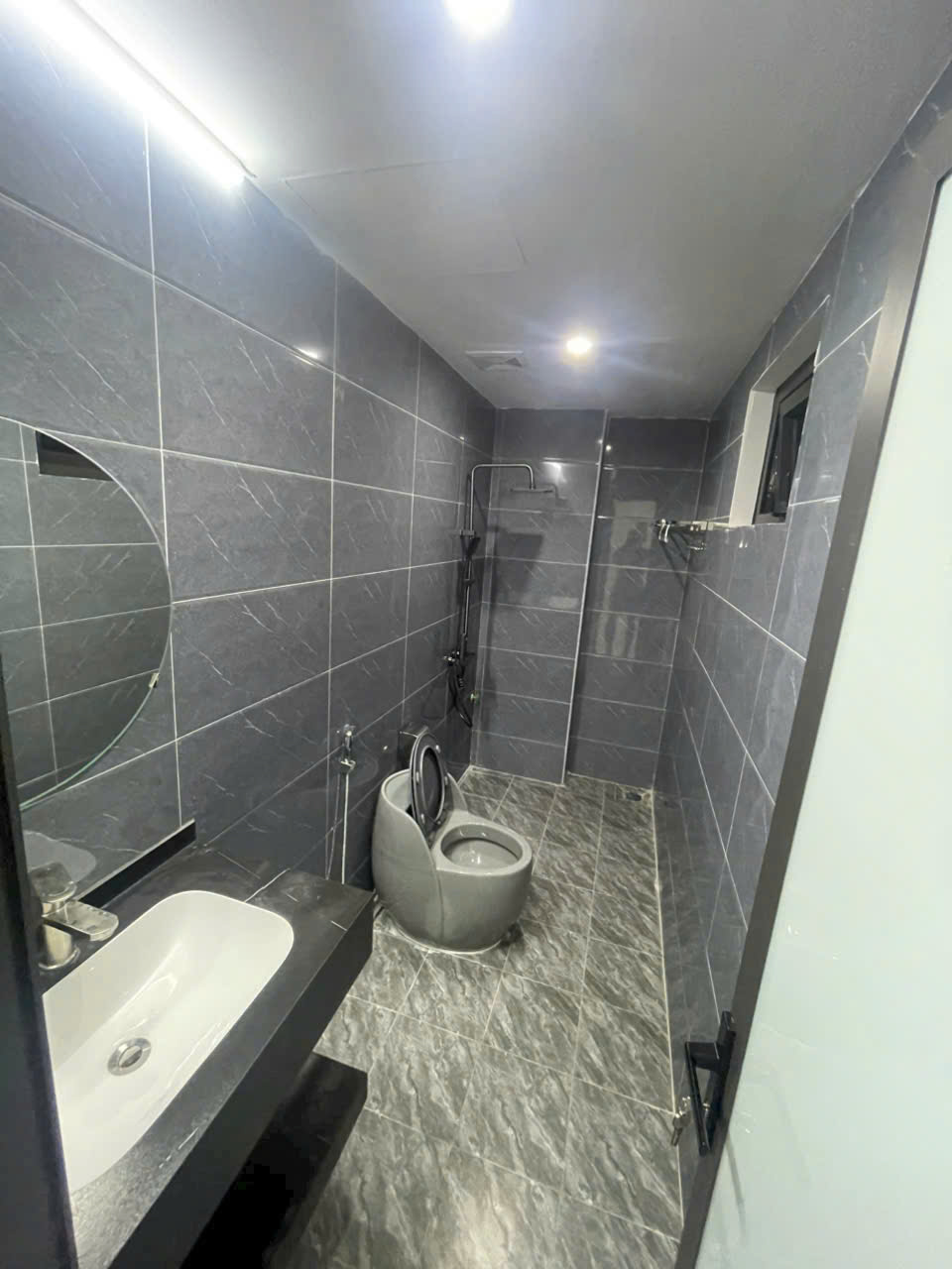 Nhà rộng 36m2,  hướng Nam , 5 tầng thang máy, giá 11-12 tỉ, phố Lò Đúc 15980520