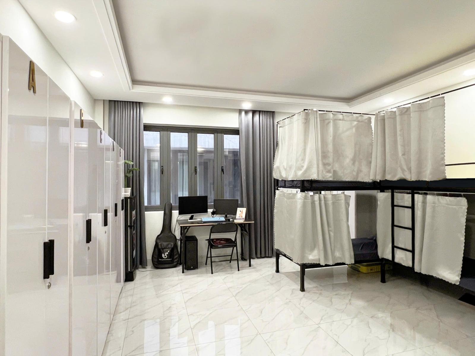 Cần 2 Nam ở ghép - phòng Ban công - đầy đủ nội thất Trong khu đô thị Vạn Phúc.Chỉ hơn 1tr/tháng
 15980533