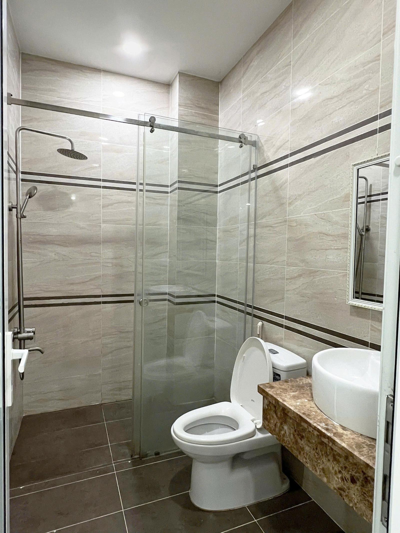 Cần 2 Nam ở ghép - phòng Ban công - đầy đủ nội thất Trong khu đô thị Vạn Phúc.Chỉ hơn 1tr/tháng
 15980533