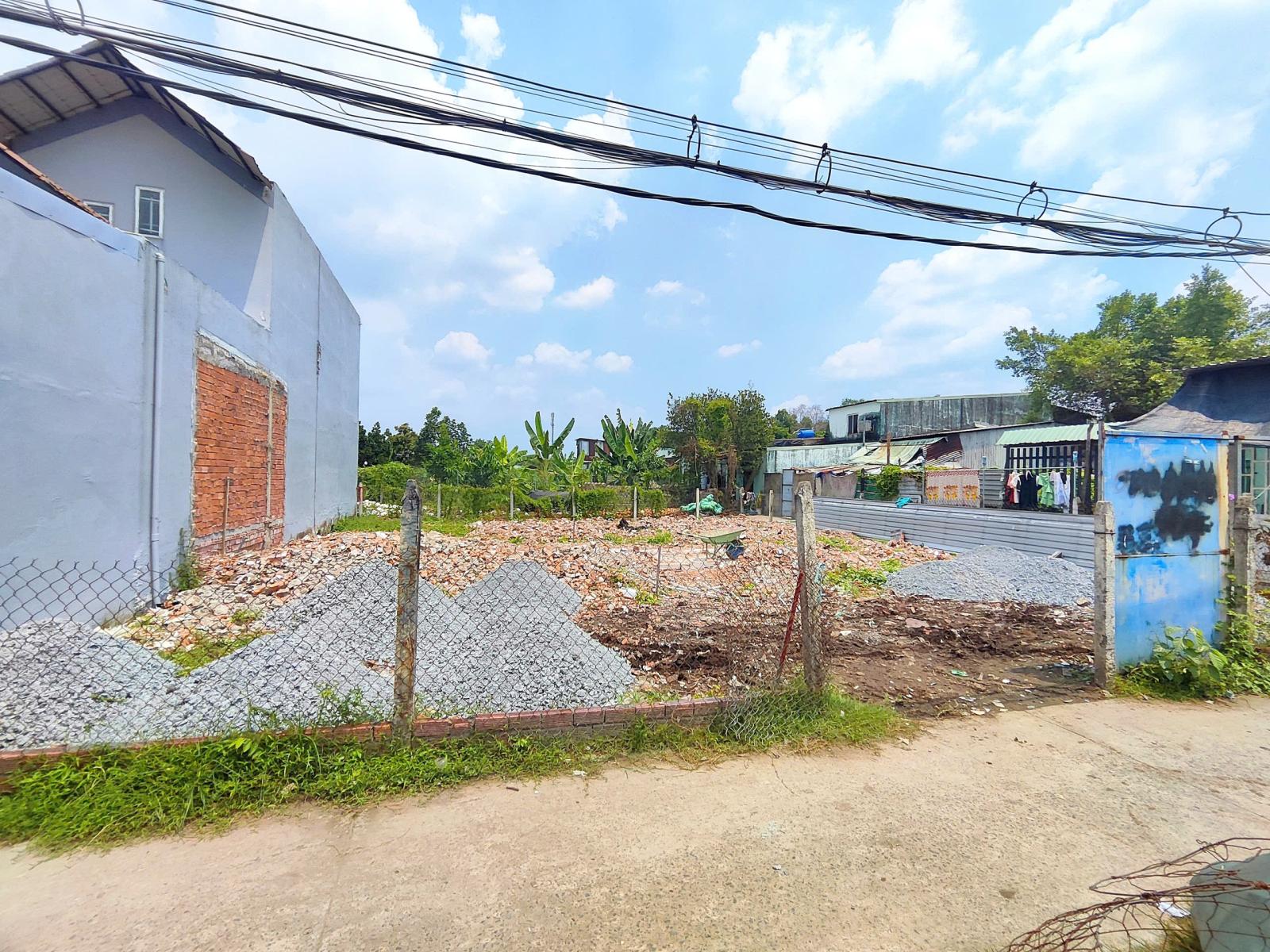 CẦN BÁN 107M2 ĐẤT THỔ CƯ LÔ GÓC HẺM XE BA GÁC 15980604