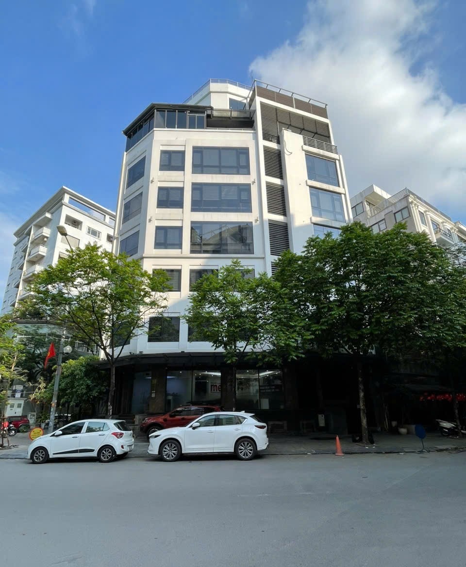 Bán tòa nhà Văn Phòng 9 tầng mặt phố Dịch Vọng Hậu Dt 157m2 Lô góc. Giá 130 tỷ 15542322