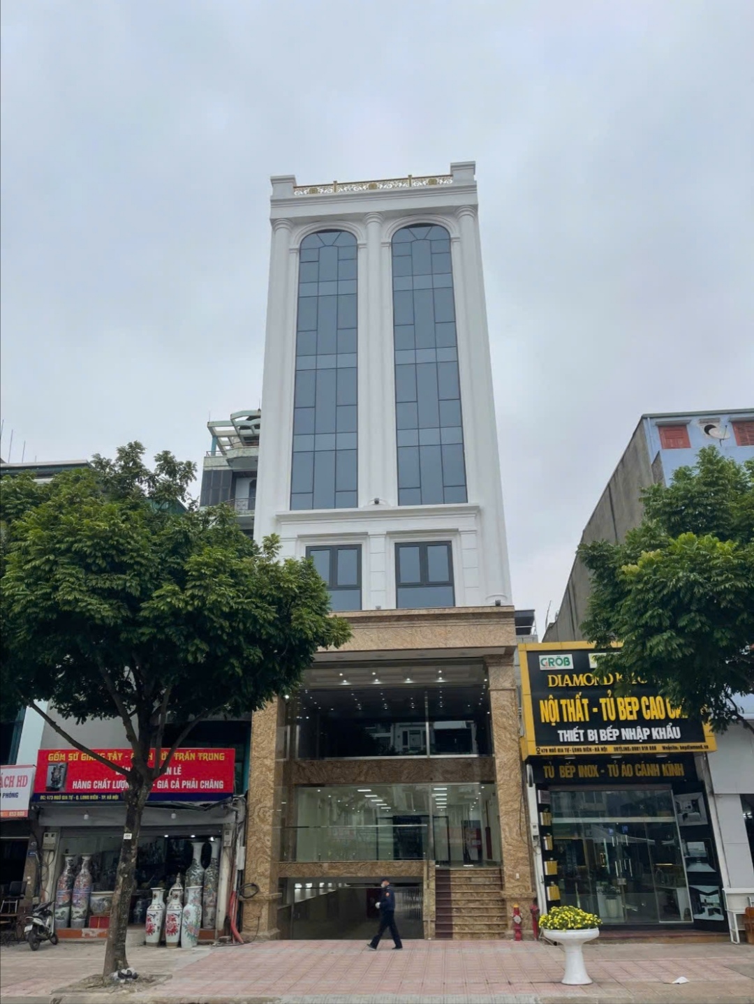 Bán tòa nhà Văn Phòng 8 tầng mặt phố Ngô Gia Tự Dt 350m2 Mt 8.2m. Giá 150 tỷ 14476719