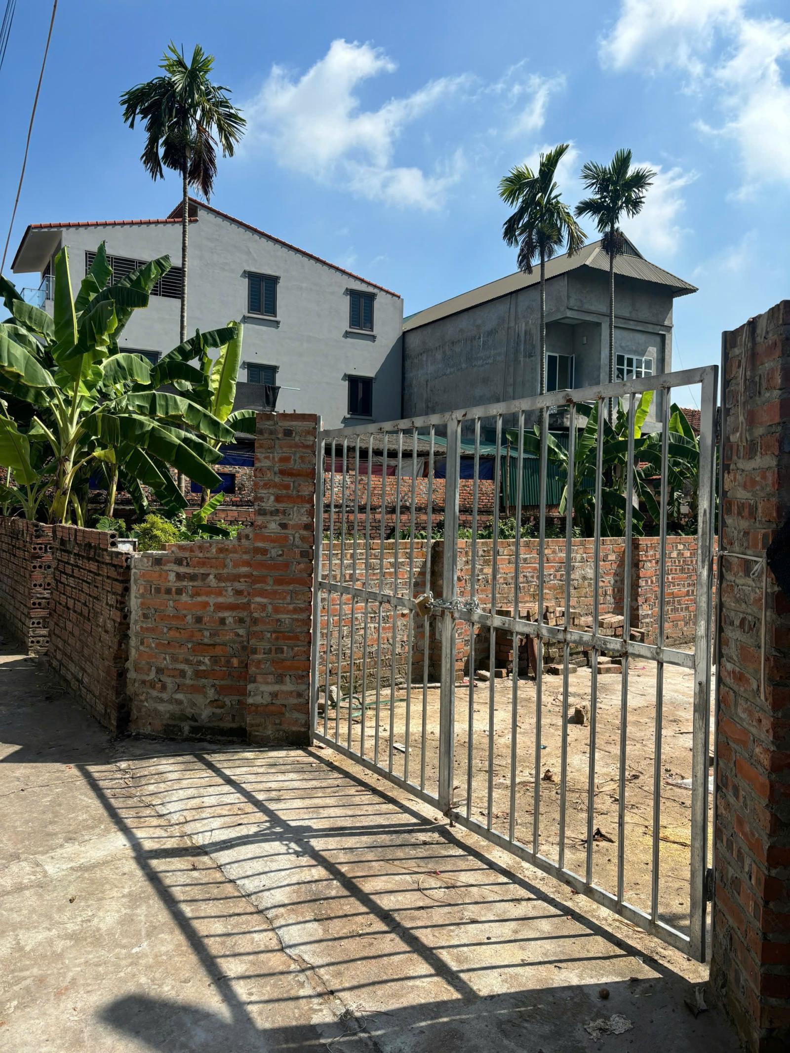 100m đất đường thông ô tô vào nhà tại Tiên Tân - Hồng Hà - Đan Phượng 15980630