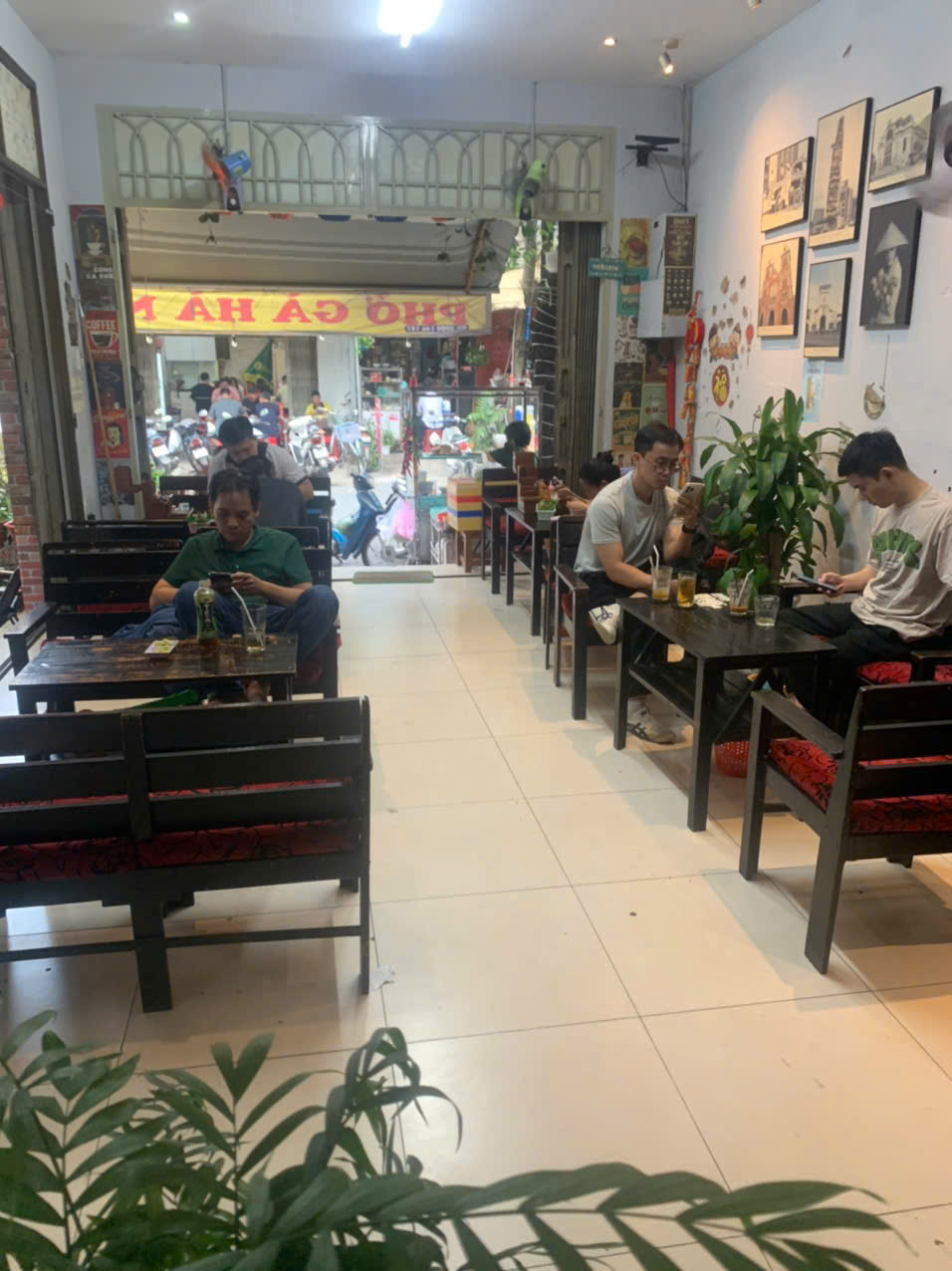 CHÍNH CHỦ CẦN SANG NHƯỢNG QUÁN CAFE 150 BÀU CÁT 1 – PHƯỜNG 12 – TÂN BÌNH- TP.HỒ CHÍ MINH 15980698