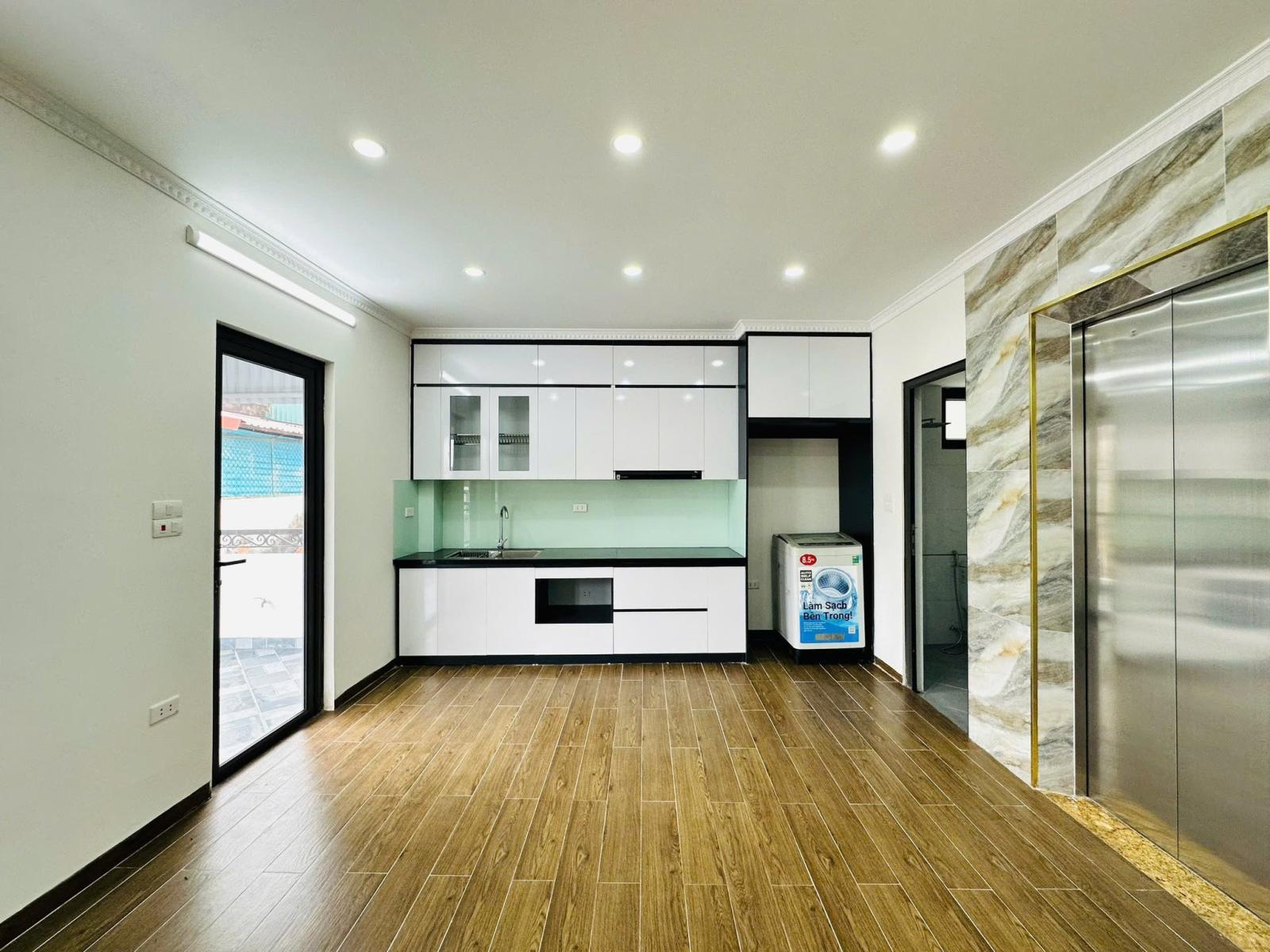 SIÊU ĐẸP PHỐ VĨNH PHÚC  40M 6T GIÁ 12,1 TỶ - NHÀ MỚI -LÔ GÓC -THANG MÁY- FULL NỘI THẤT 15980699